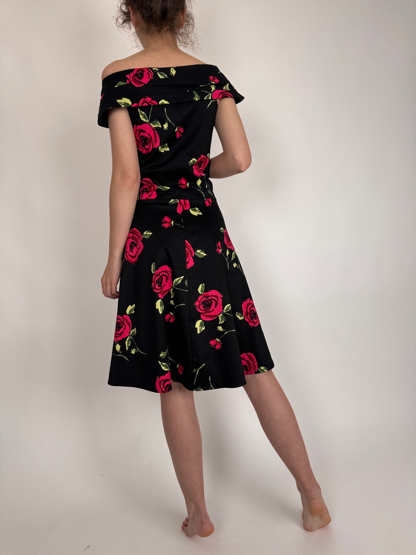 LBD vintage în croi de ani 50 din bumbac cu ținuta modelator