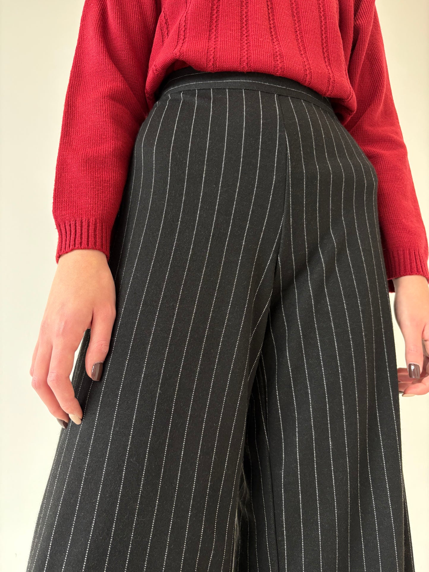 Pantaloni palazzo cu talie ultra înaltă și dungi fine verticale