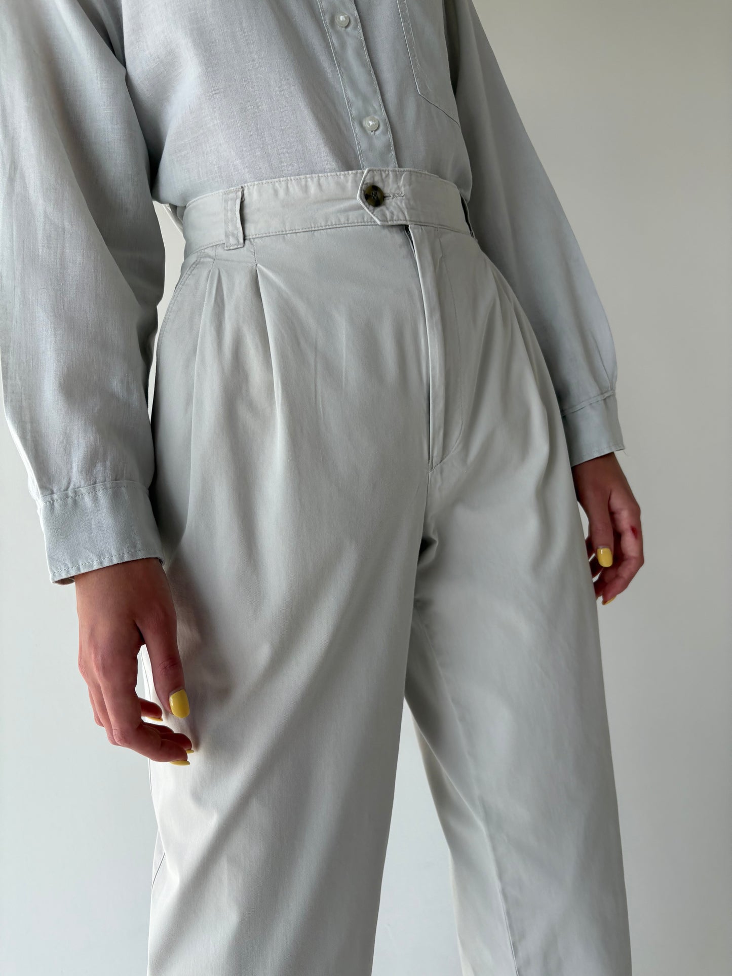 Pantaloni tall light gray cu pense din bumbac premium