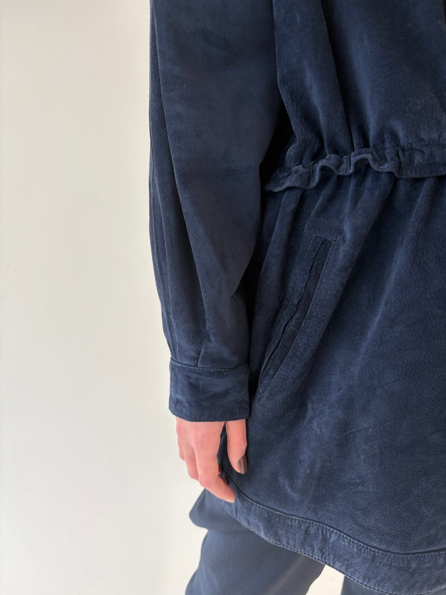 Jacheta petite din piele naturală în stil Chanel cu talie marcată reglabilă