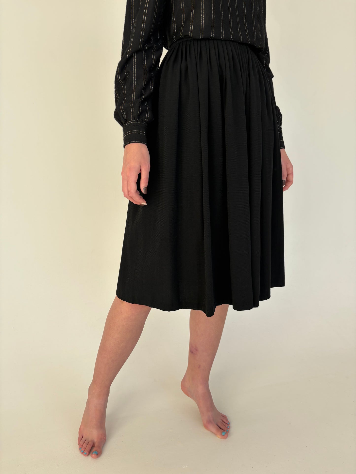 Fustă vintage neagră super amplă din lana extrafina de la zi la seară