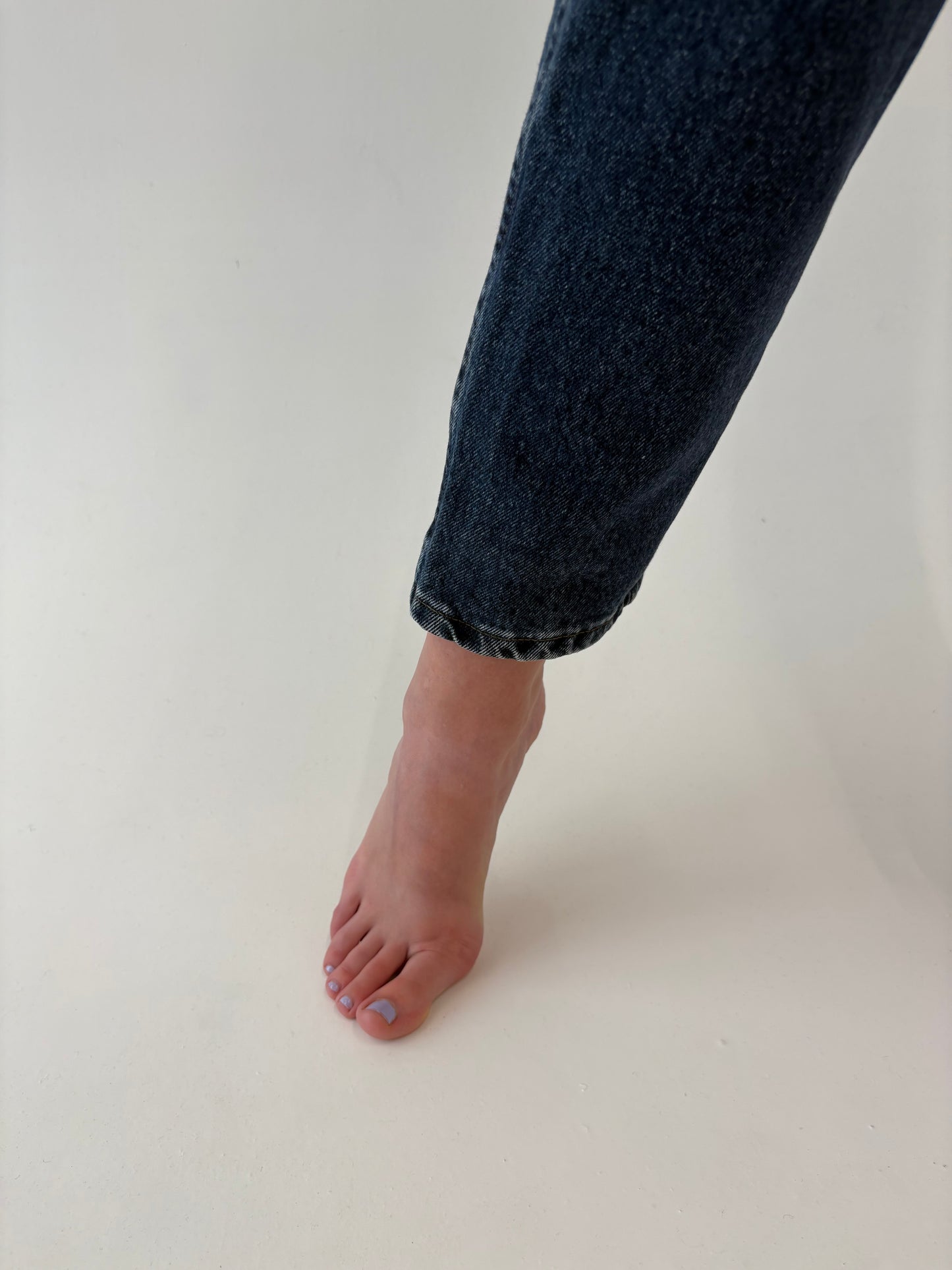 Jeans vintage premium dark wash cu talie ultra înaltă mom fit