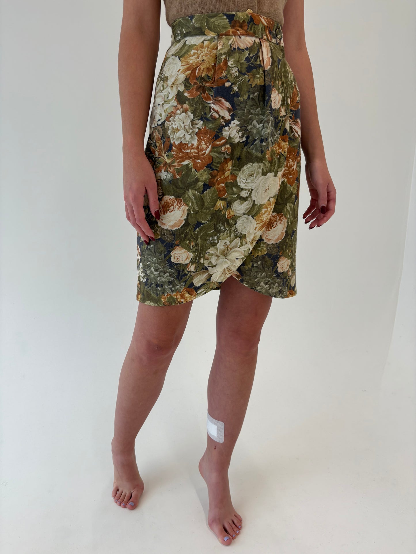 Fustă vintage excepțională cu prin floral superb din lana extrafina