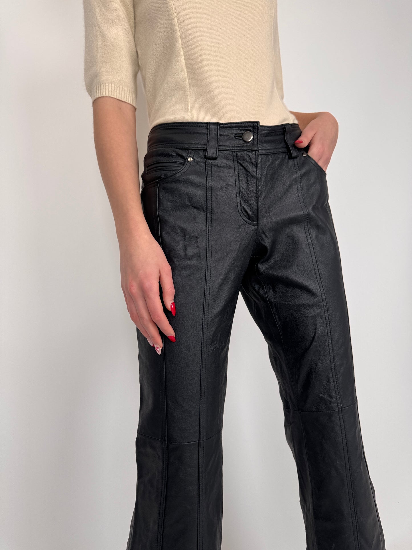 Pantaloni evazați din piele naturală