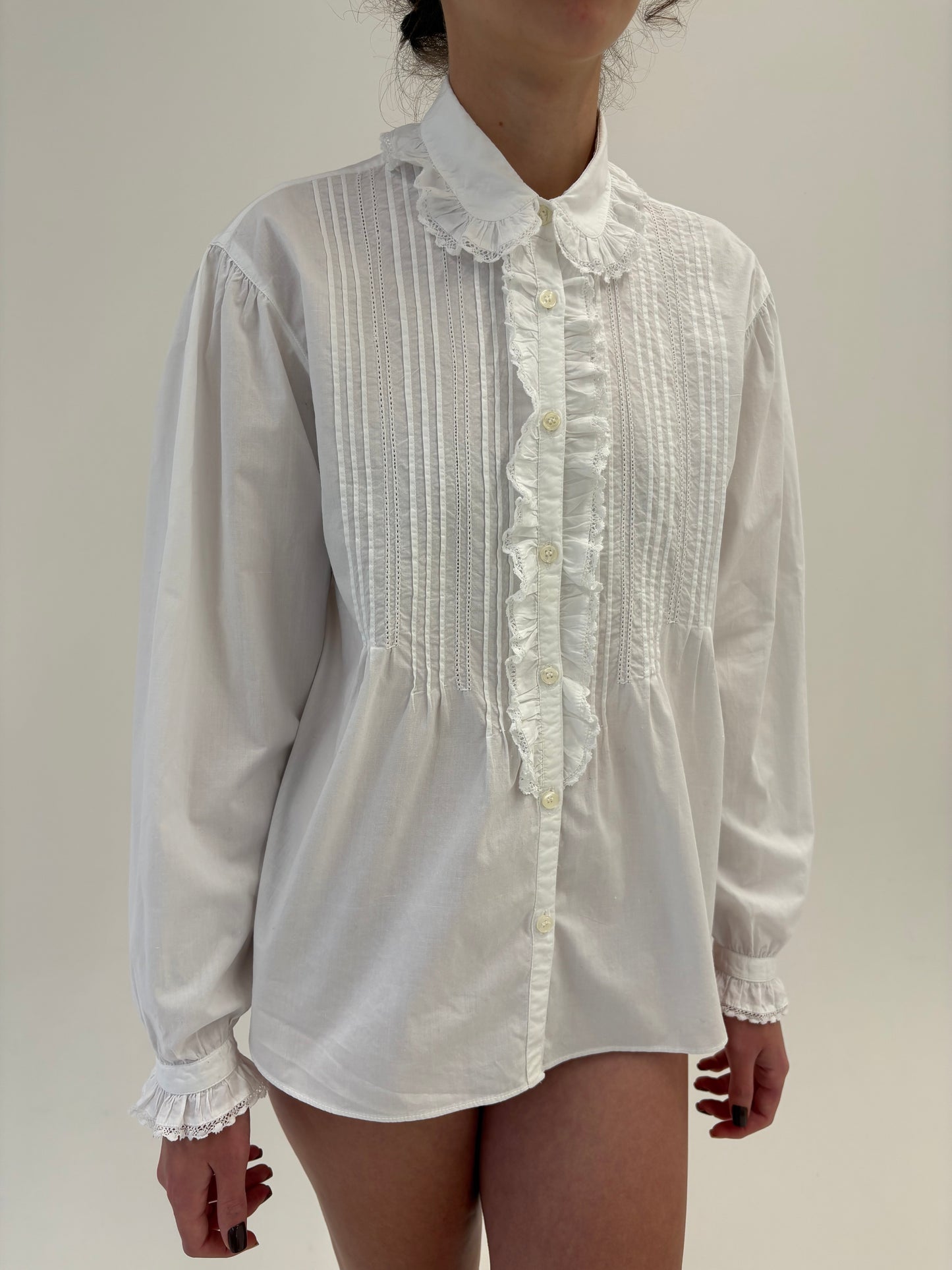 Cămașa vintage în croi super elaborat din poplin gros