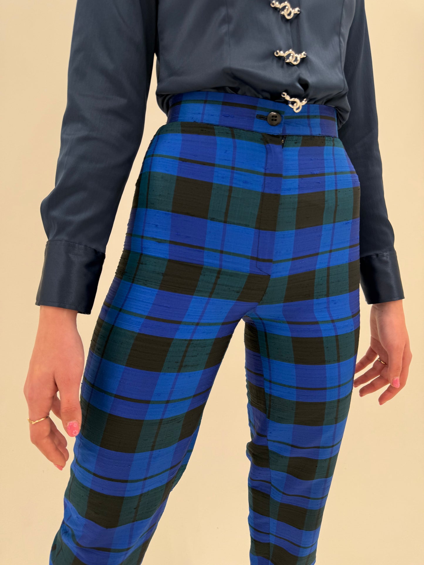 Pantaloni din mătase naturală dupioni de la zi la seară în carouri