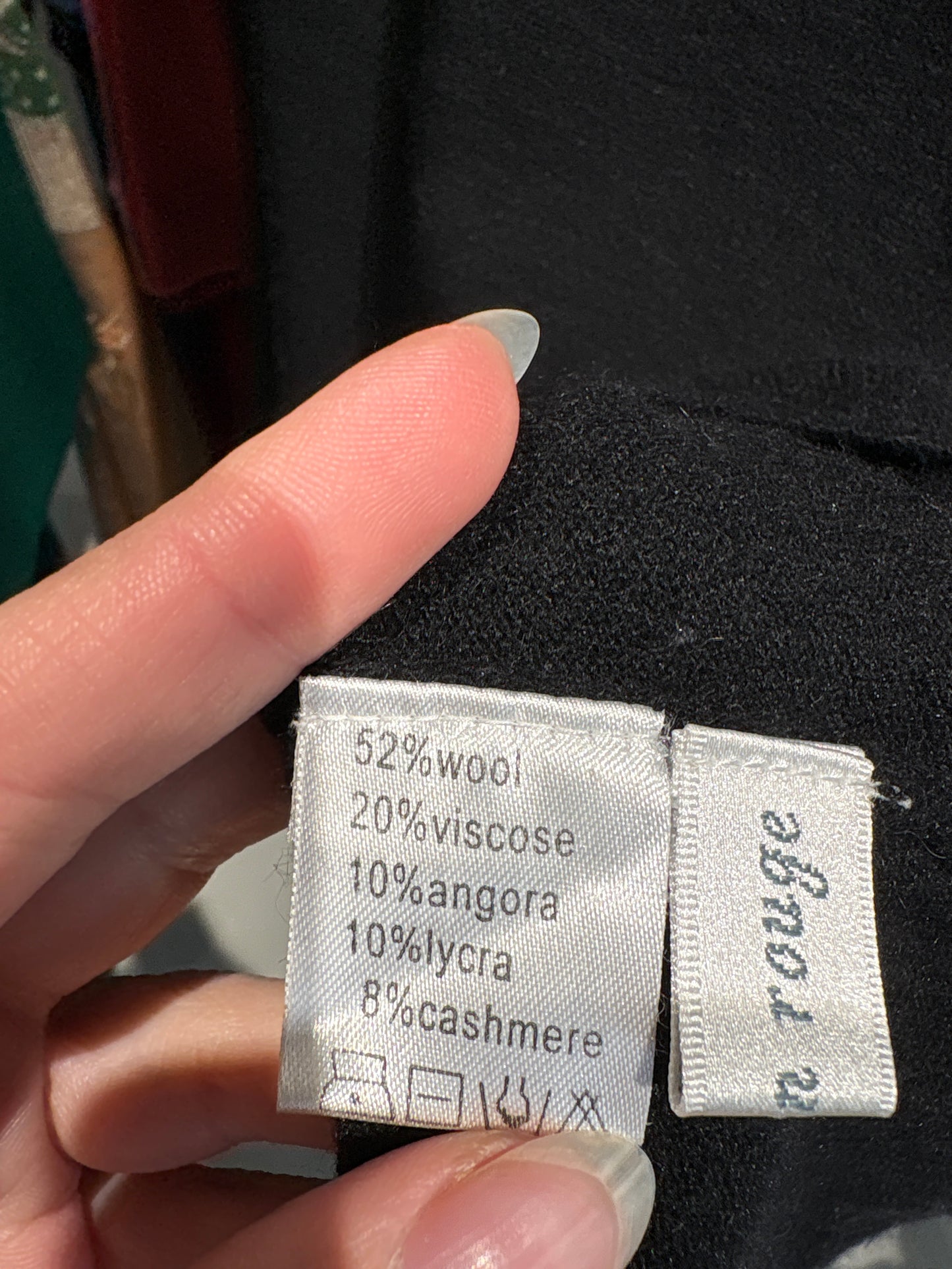 Maleta neagră din lana cu Angora și cașmir