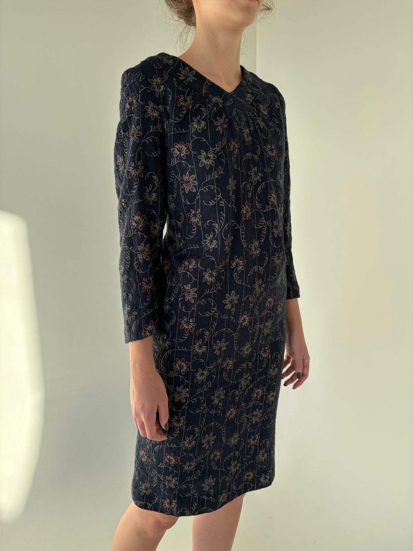 Rochie vintage Navy blue din lana excepțională extrafina integral brodată