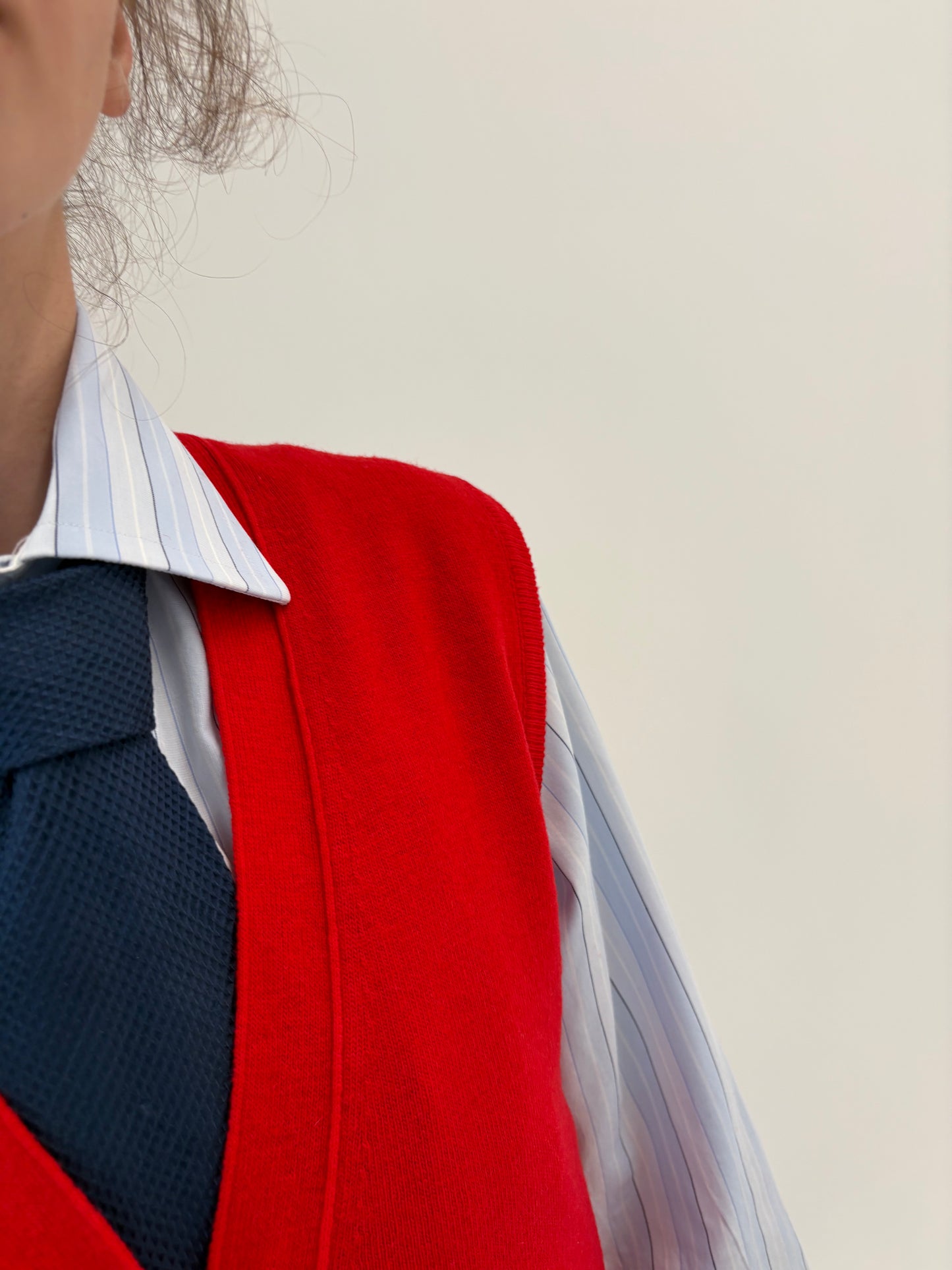 Vestă/ top cherry red vintage italiană din lana extrafina