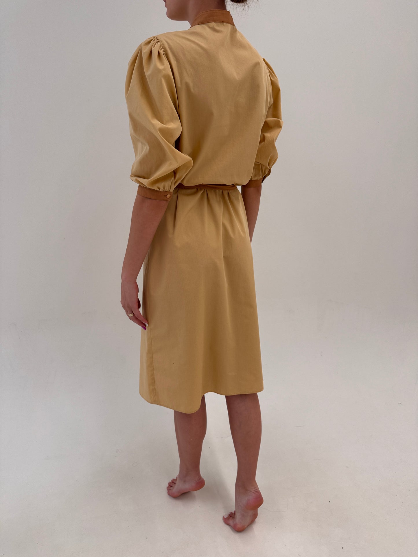 Rochie vintage camel cu talie reglabilă și broderie din canvas de bumbac cu buzunare