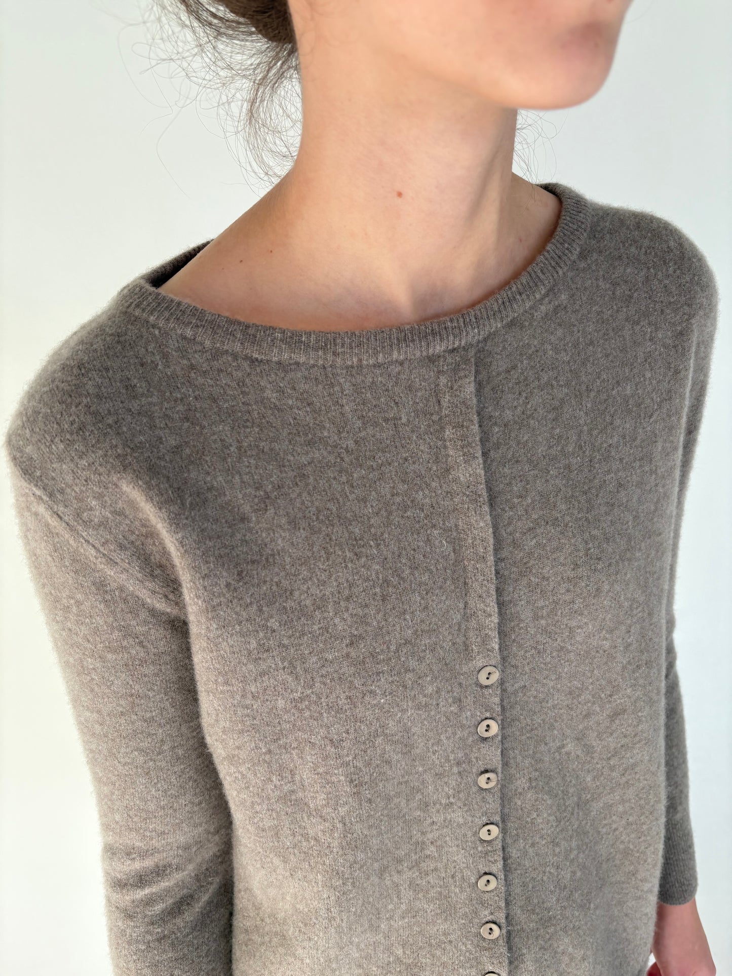 Cardigan taupe de brand premium italian din lana merino și cașmir
