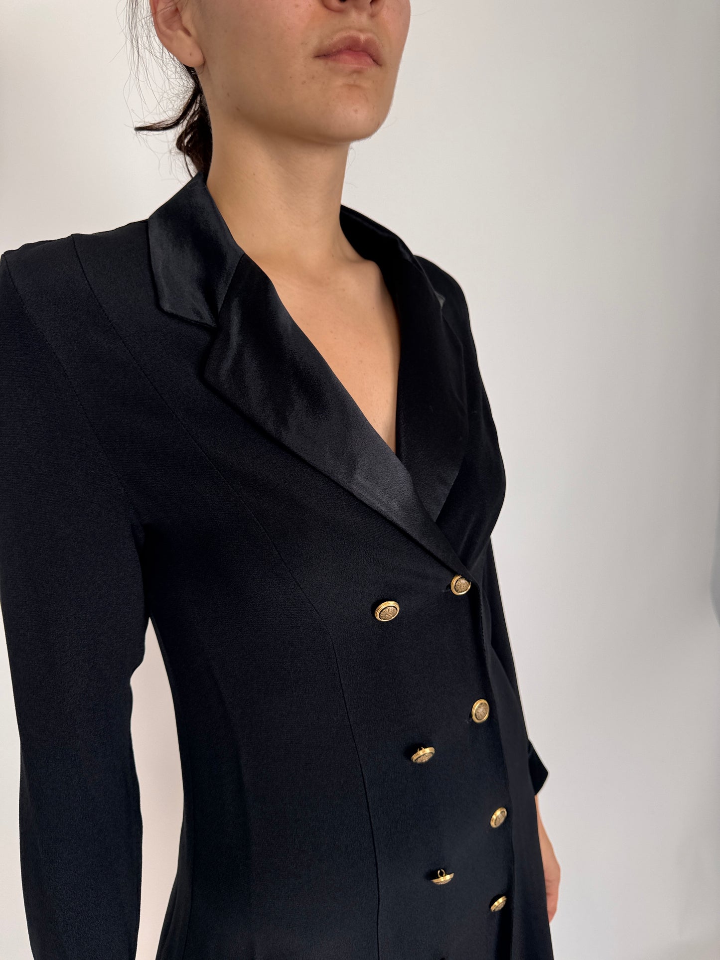 LBD vintage tip sacou cu închidere dublă și guler satinat
