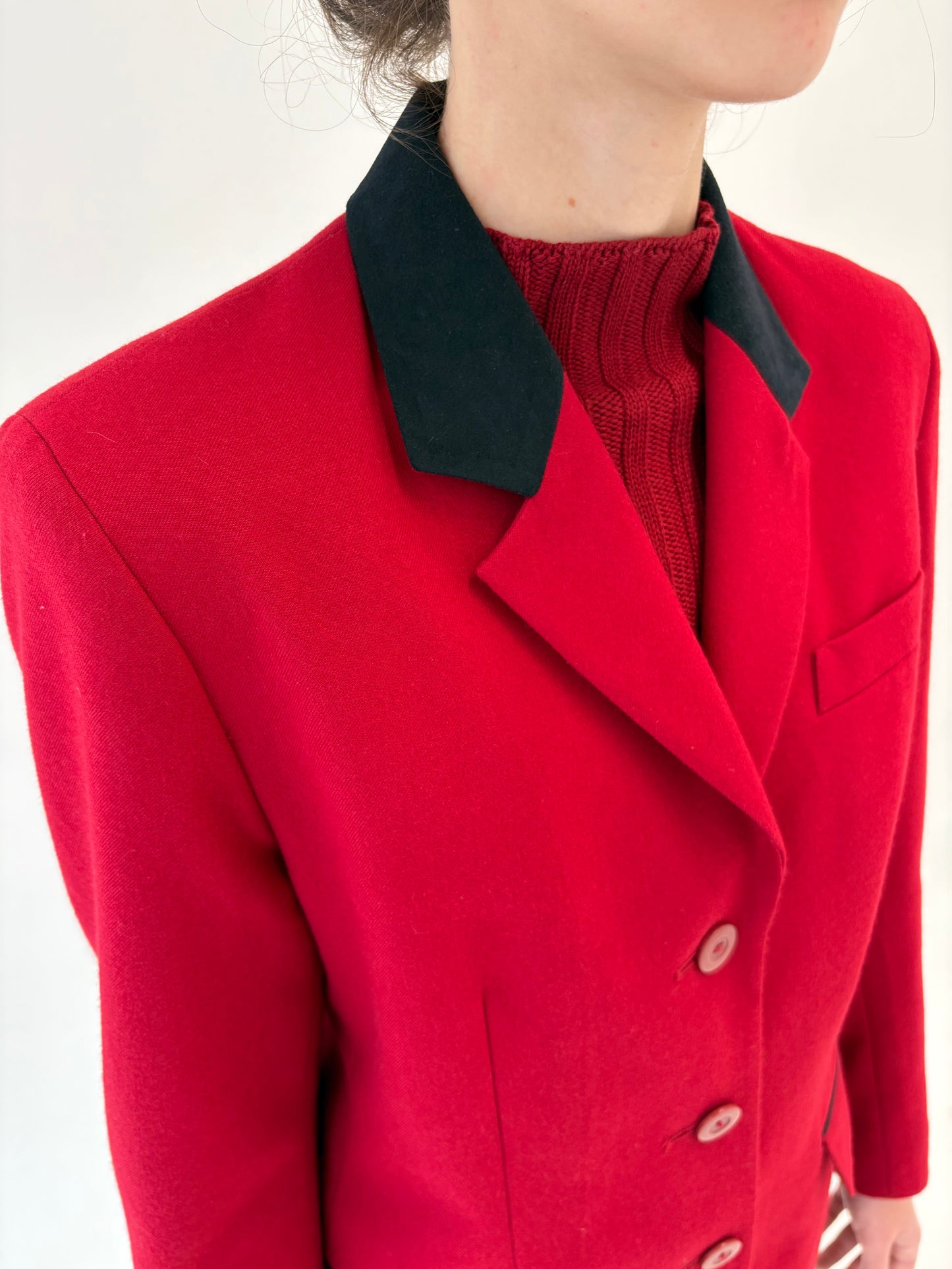 Sacou vintage cherry red în croi ușor cambrat din lana extrafina