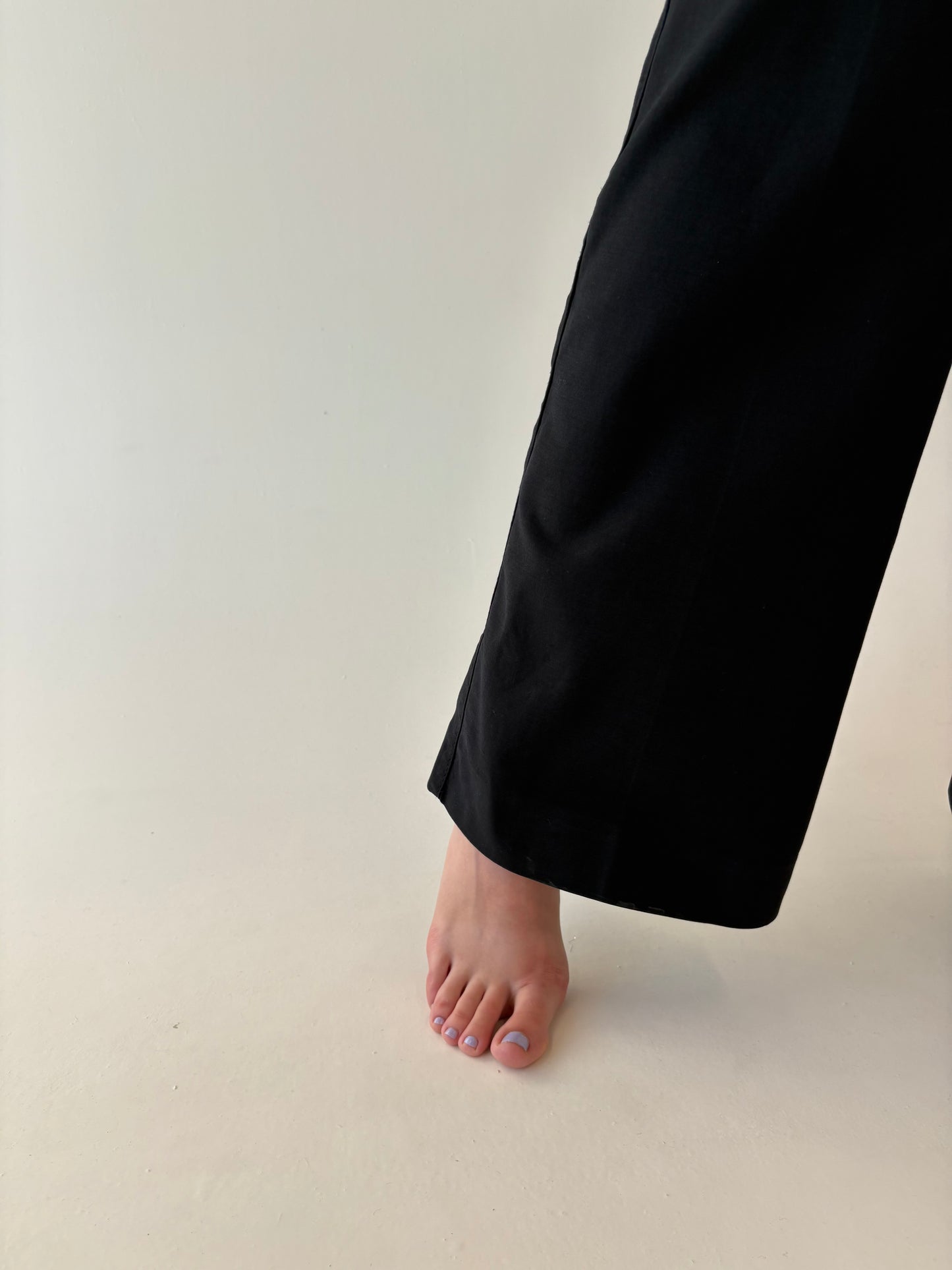 Pantaloni negri cu talie ultra ultra înaltă din moleskin gros evazați