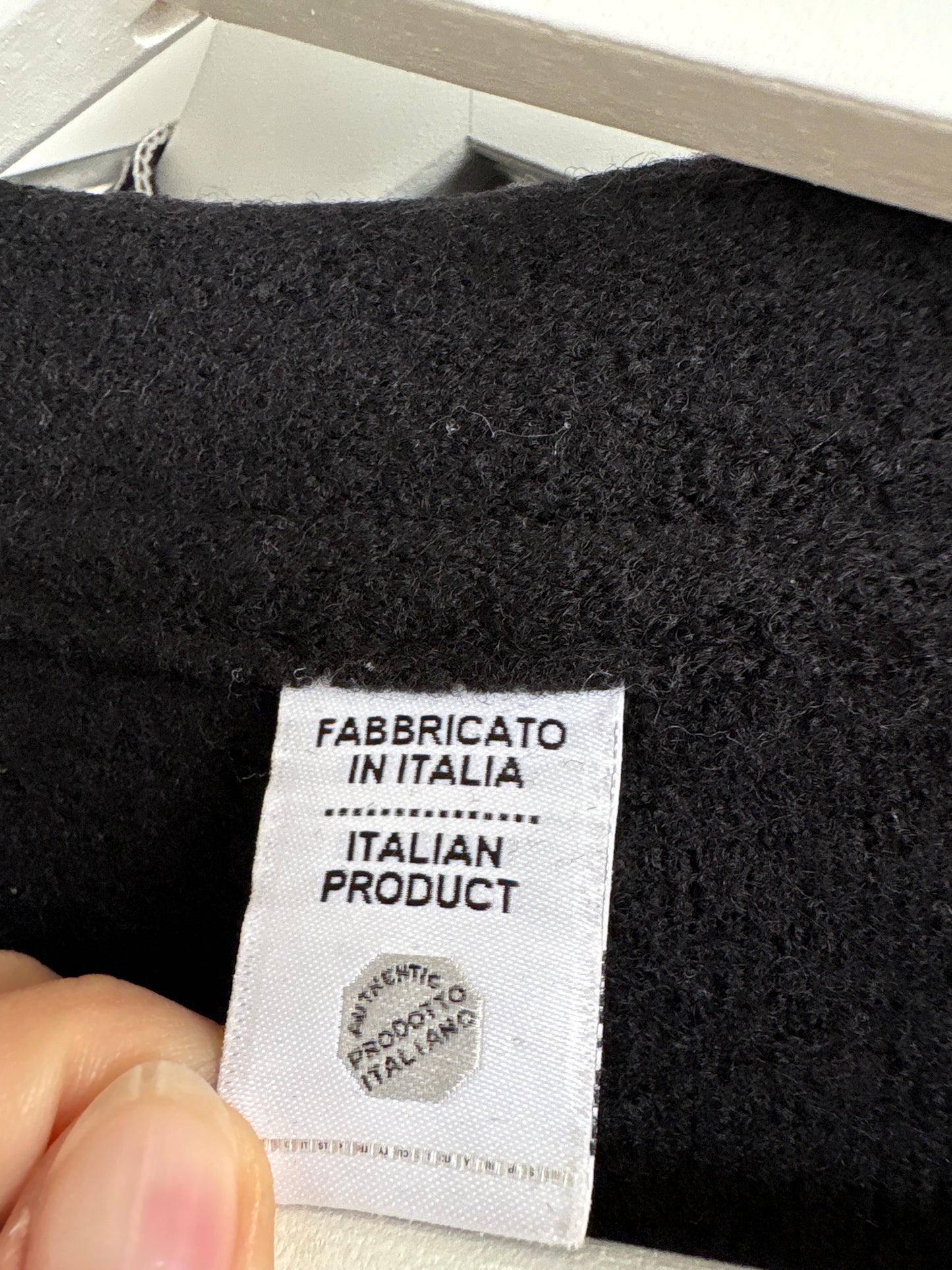 Sacou cambrat italian negru ultra confort din boiled wool