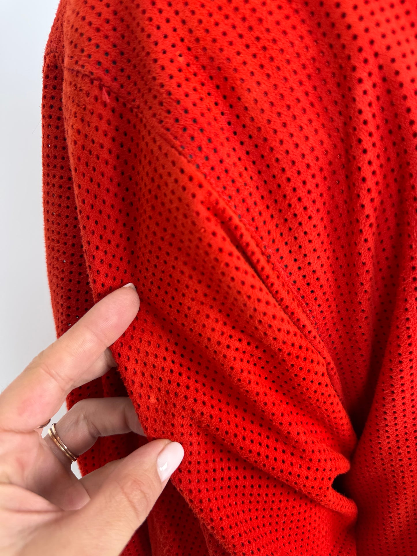 Sacou vintage cherry red din piele naturală extrem de moale perforată