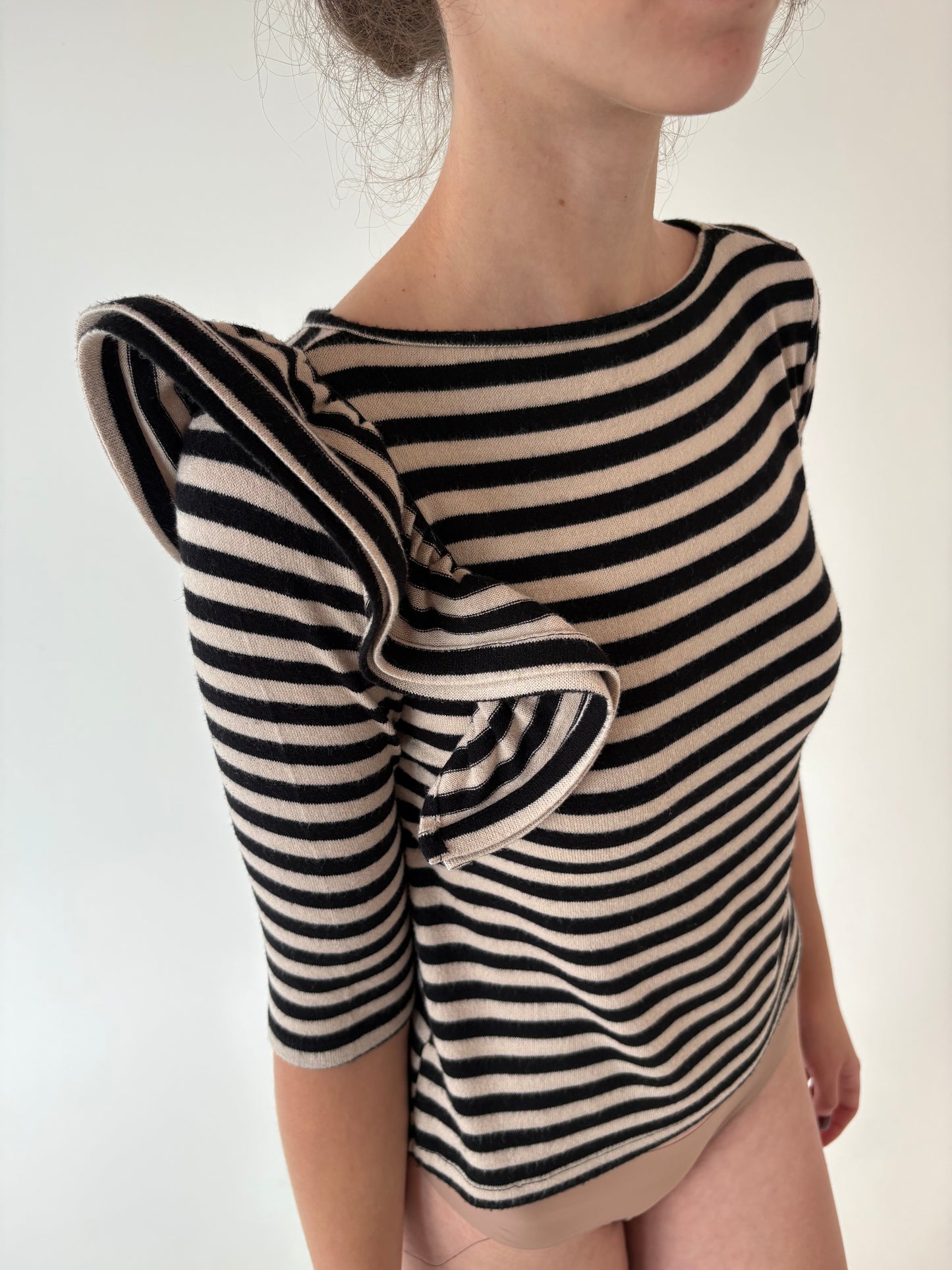 Top din jerse cu volum deosebit pe umăr negru și camel