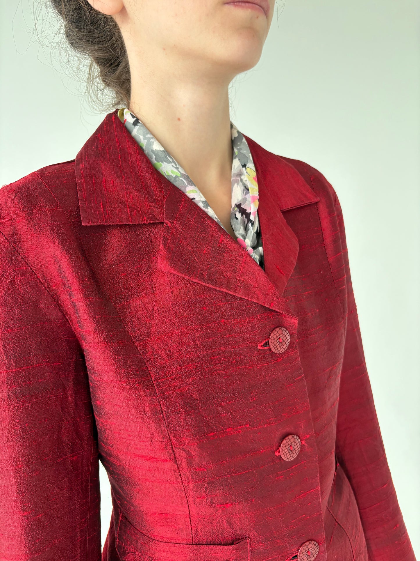 Sacou cherry red cambrat din mătase naturală dupioni