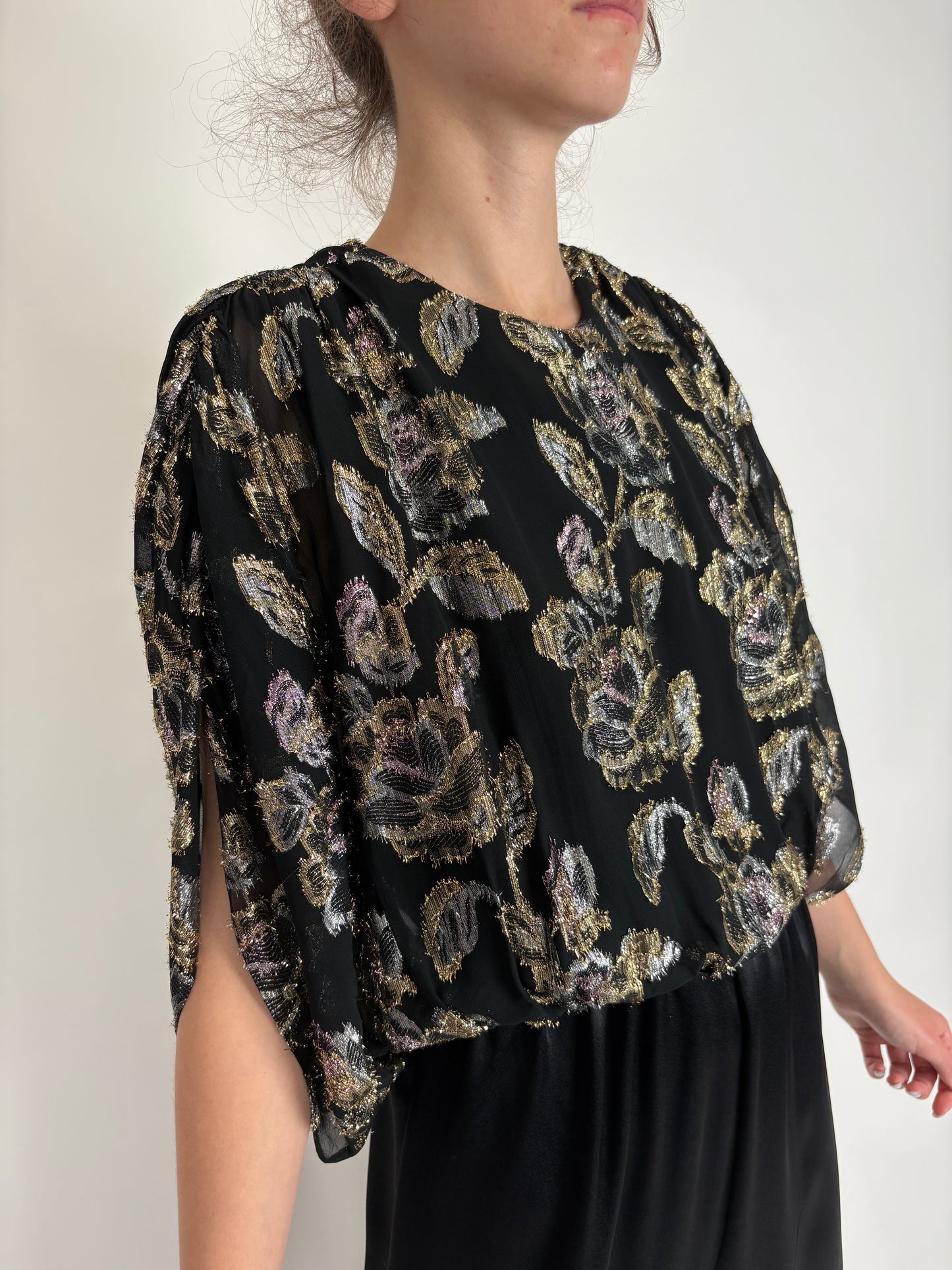 Salopetă vintage neagră tip capa și pantaloni spre palazzo