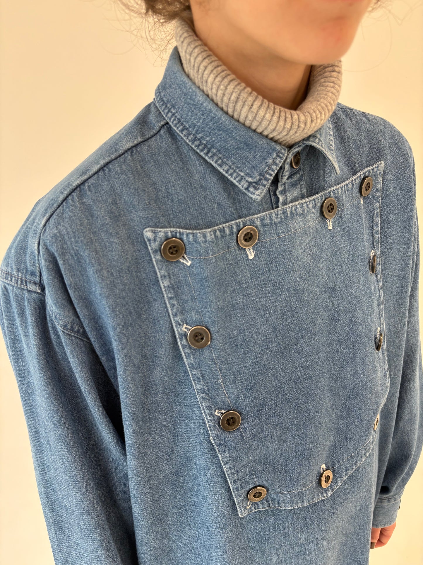 Cămașa vintage petite din jeans moale în croi deosebit