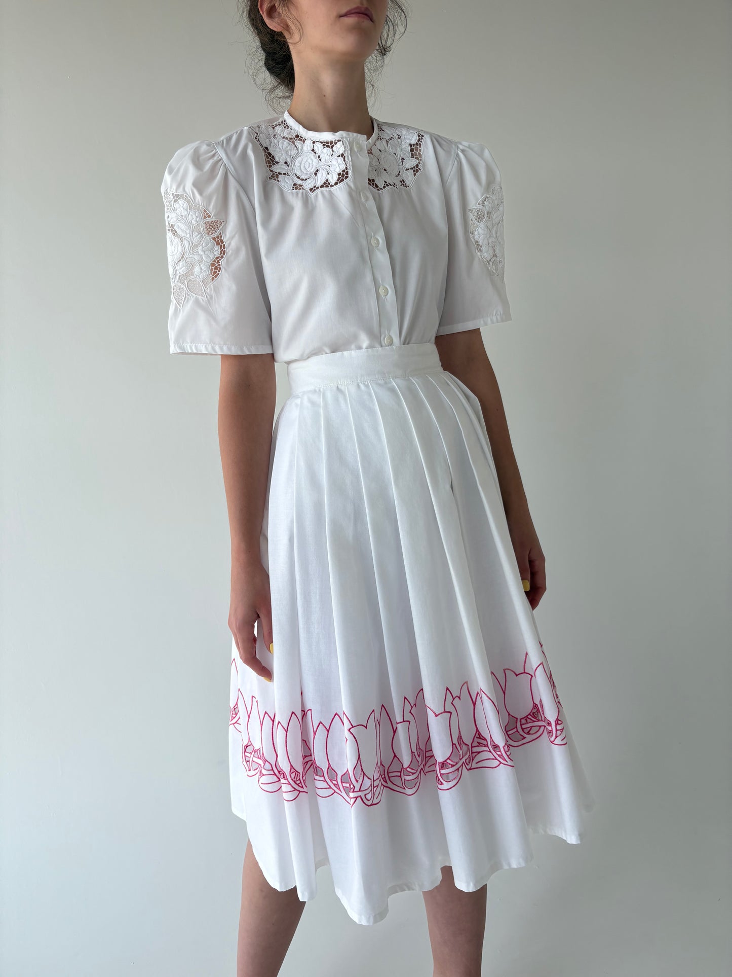 Fustă vintage uitat amplă cu brodorie anglaise fucsia spectaculoasă