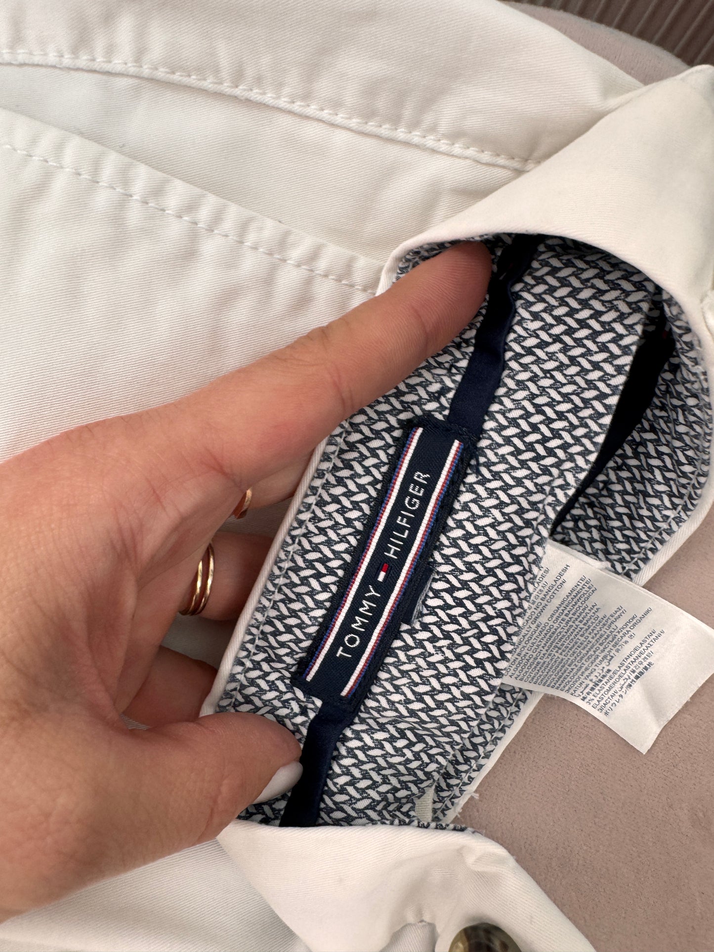 Pantaloni petite capri Tommy Hilfiger din tercot de bumbac