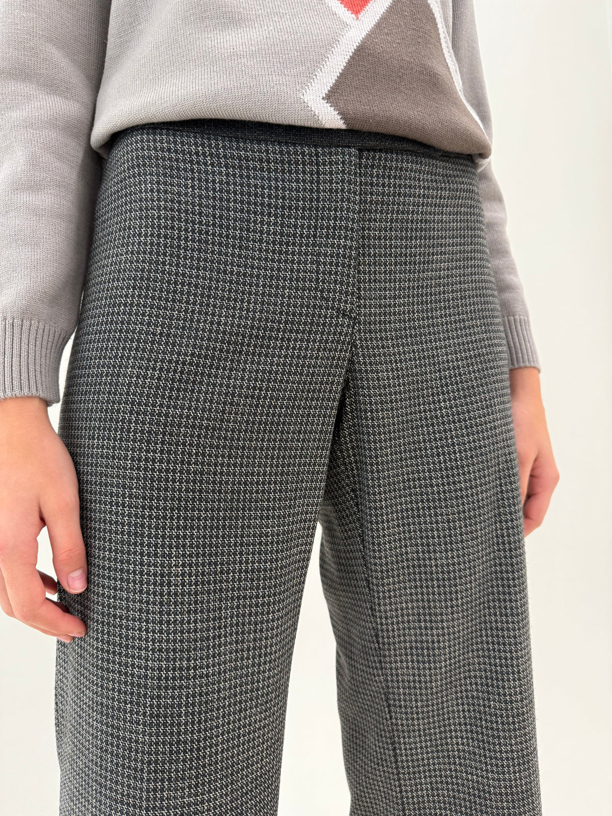 Pantaloni Trussardi whide leg din stofă ultra confort în carouri fine