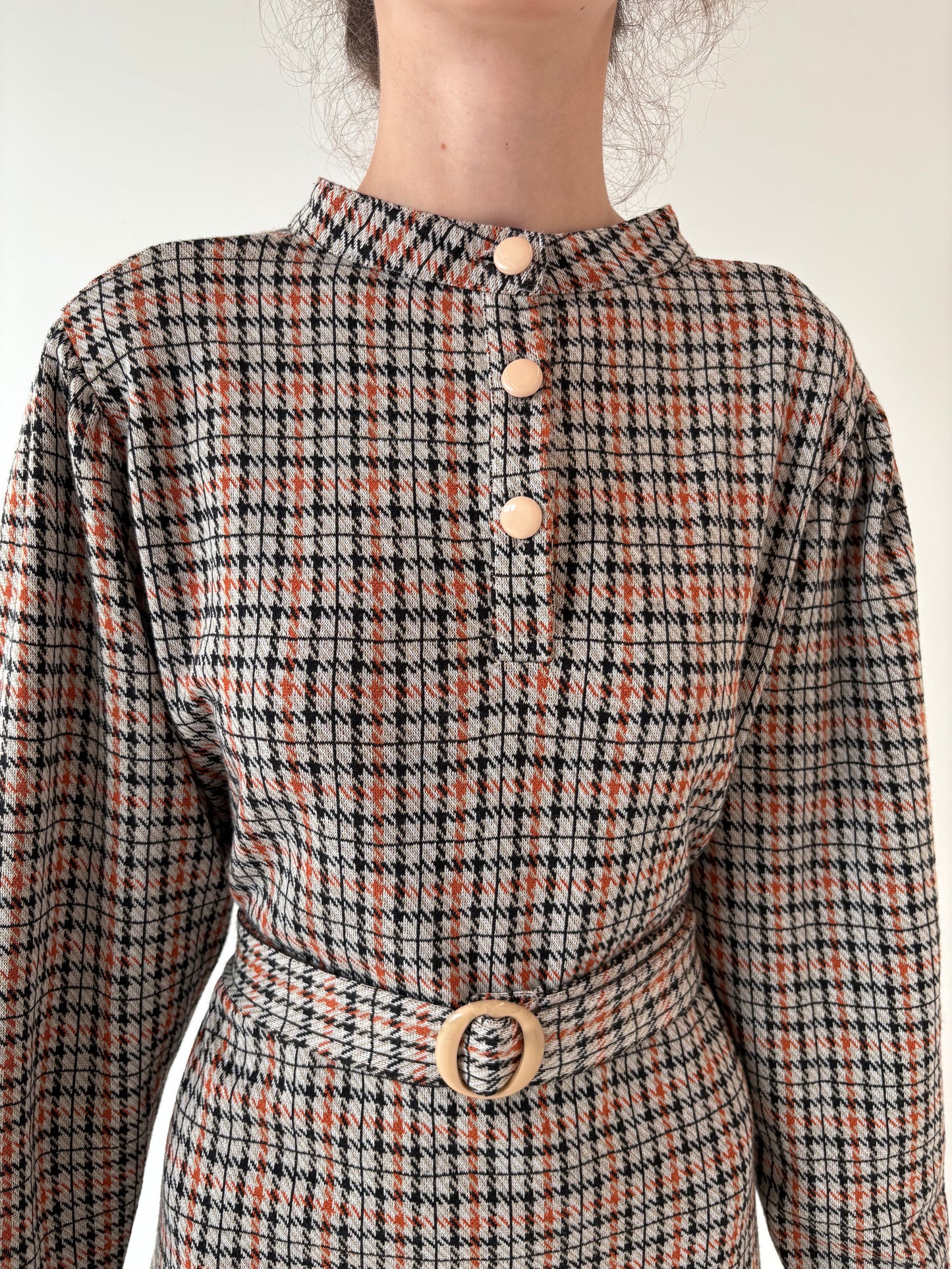 Rochie vintage în carouri cu talie marcată reglabilă
