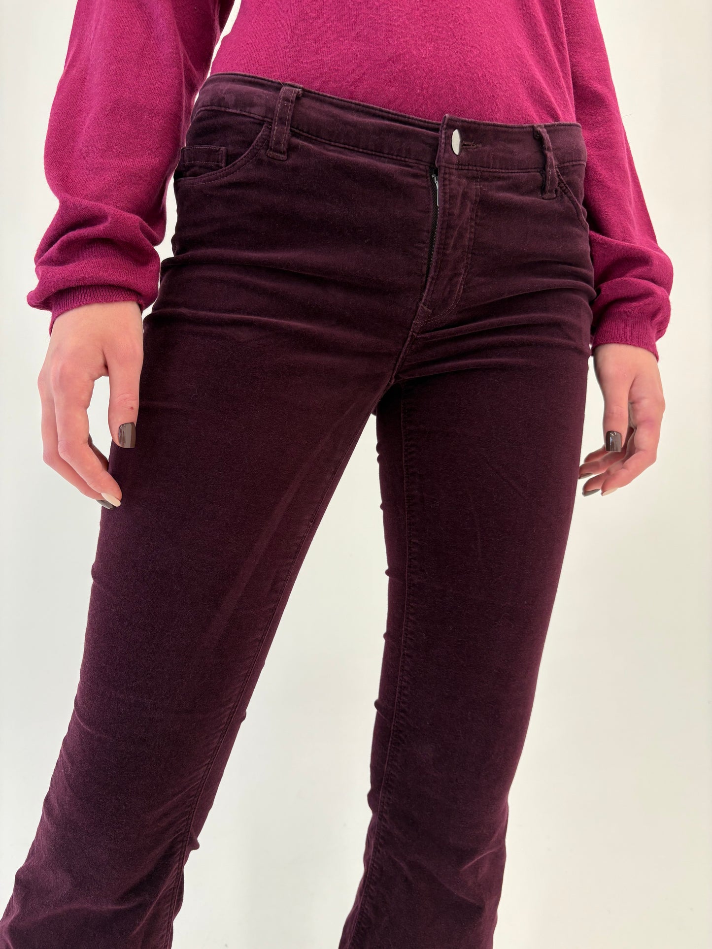 Pantaloni petite evazați aubergine din catifea premium modelatoare