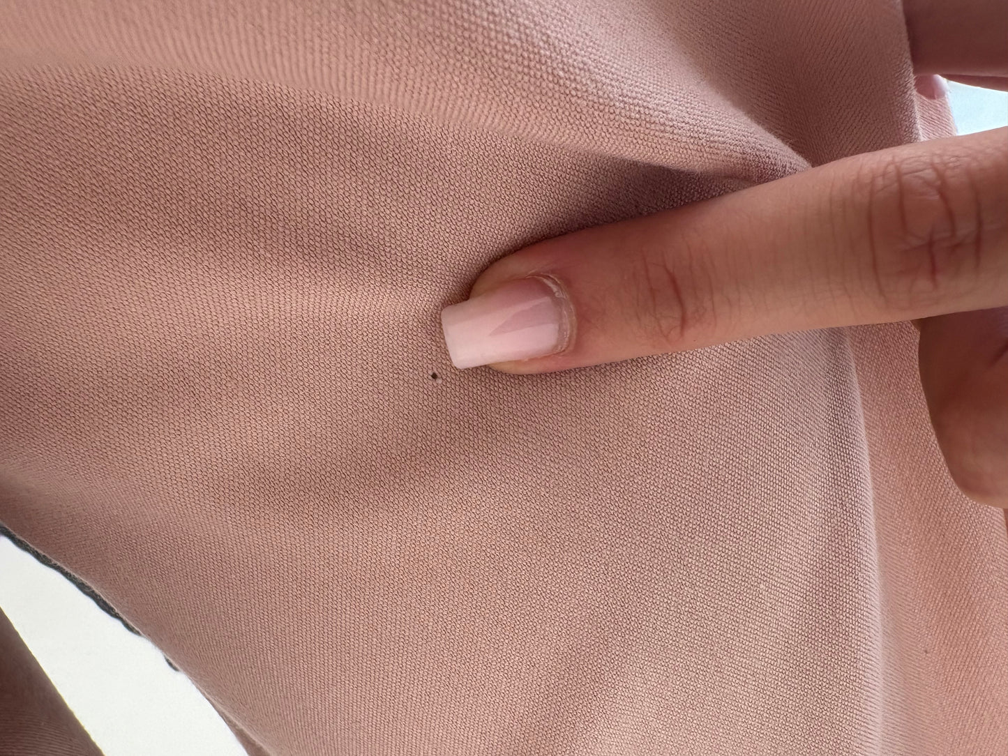 Pantaloni roz pudrat din stofita cu talie ultra înaltă marcată și pense