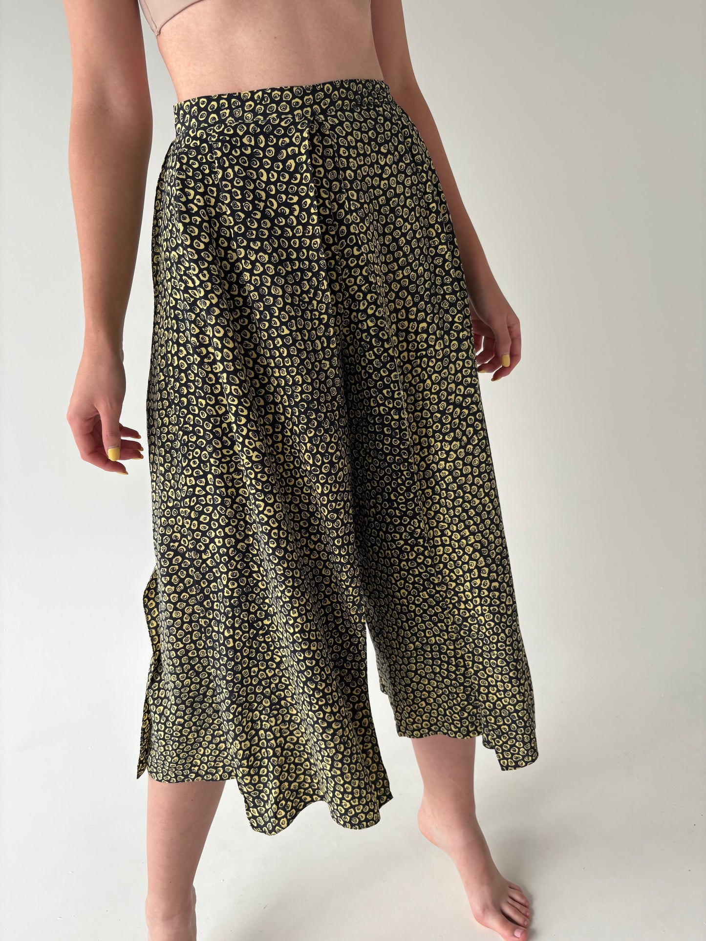 Salopetă din mătase naturală cu pantaloni culottes și talie ultra înaltă
