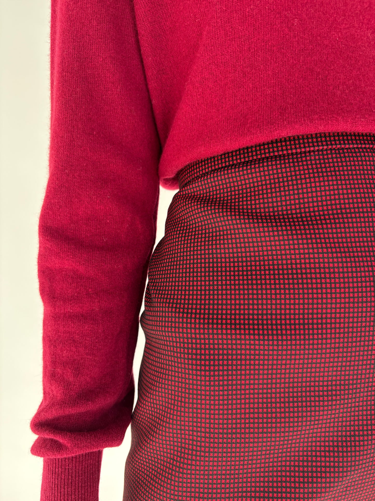 Deux piece burgundy din lana extrafina in croi de ani 60
