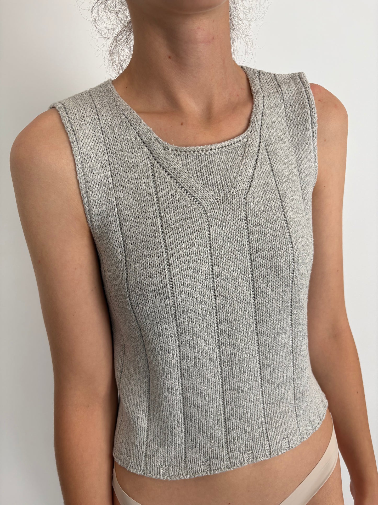 Top silver gray ușor cambrat din jerse