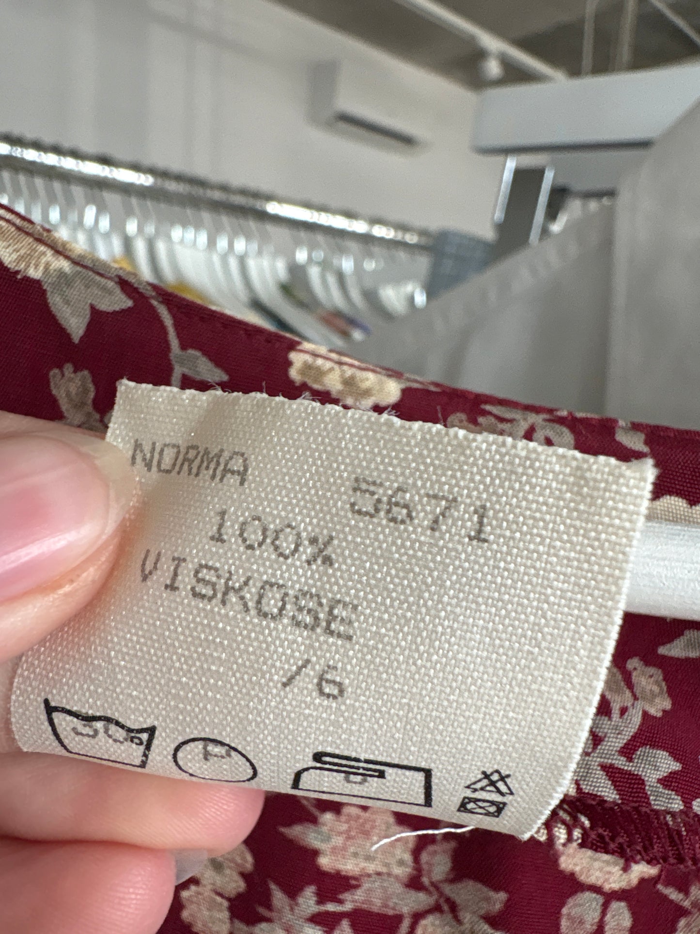 Rochie vintage maxi burgundy super vaporoasă cu felie reglabilă la spate