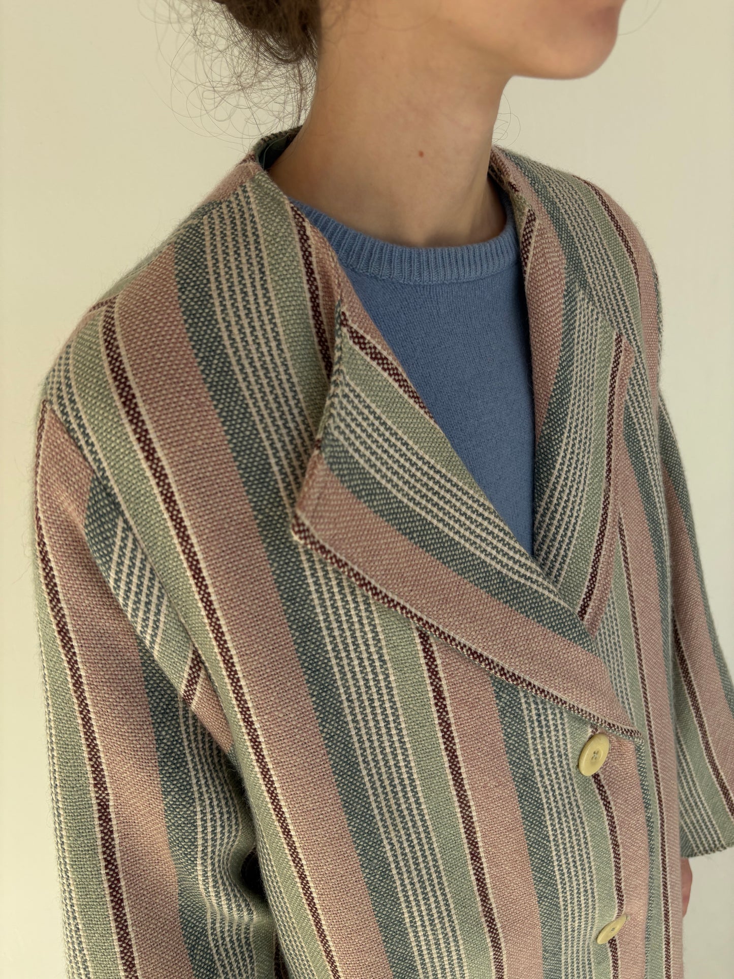 Palton din lana texturată în culori pudrate și croi lejer