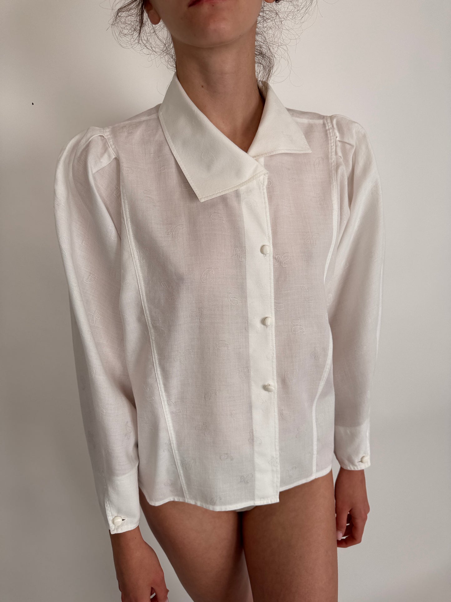 Cămașa vintage cu revere chic din poplin premium texturat