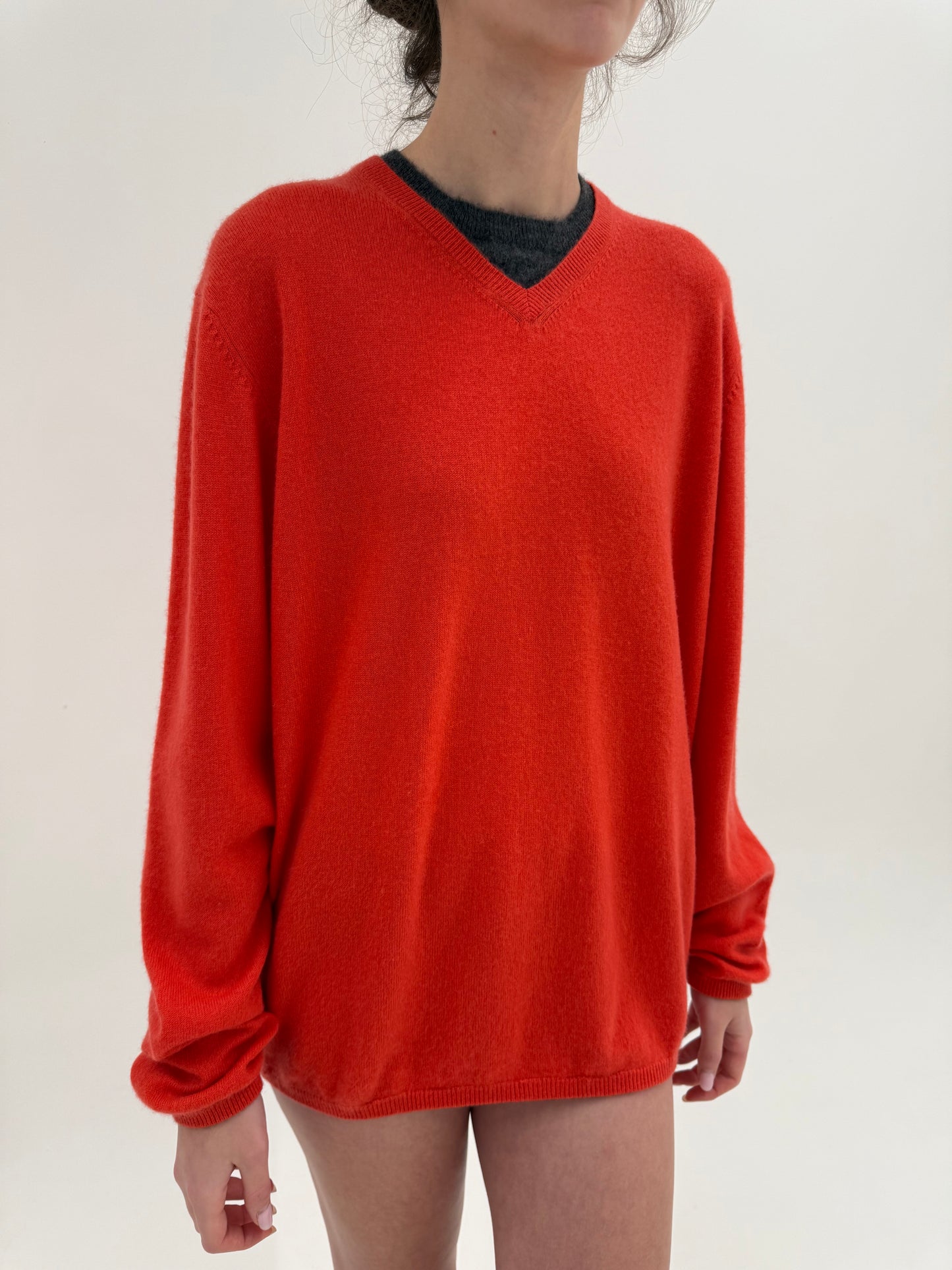 Pulover din cașmir high end cu layering fals oranj cu charcoal gray