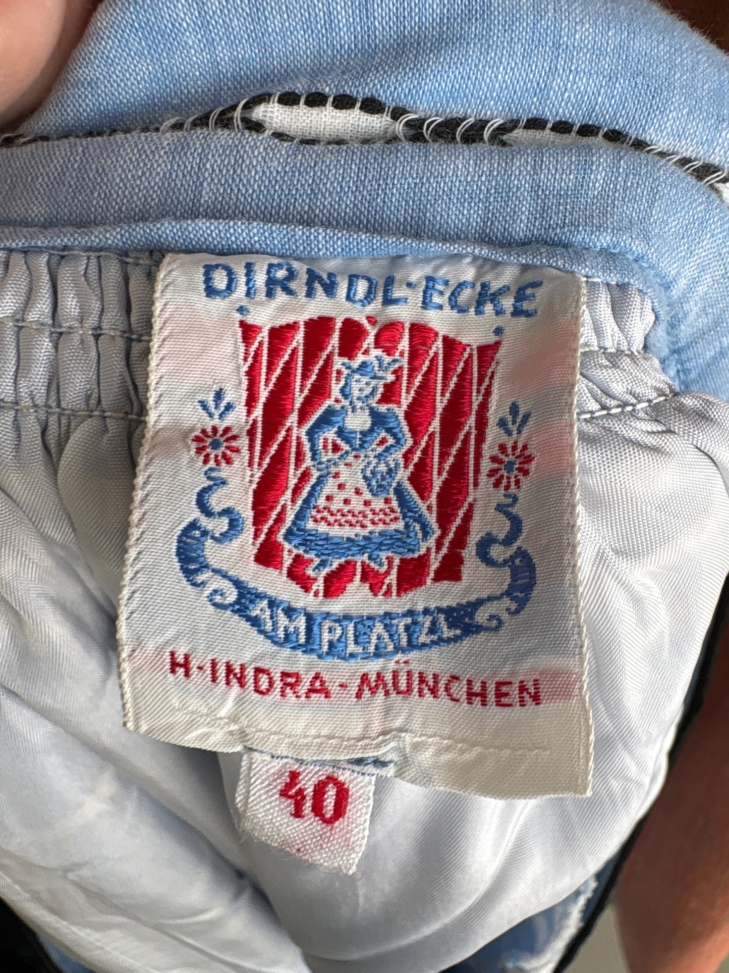 Fustă vintage din pânză de bumbac și in cu broderie
