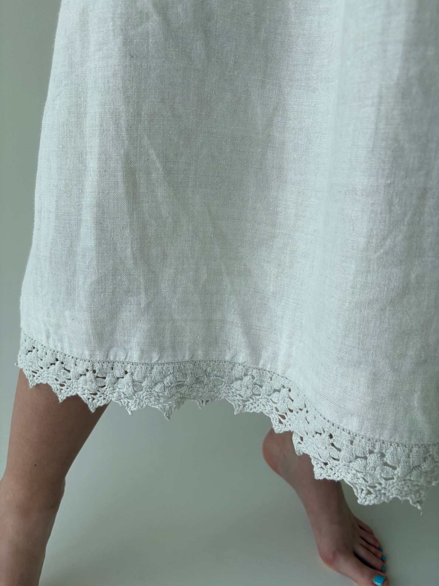 Fustă vintage din pânză grea de in cu dantelă macrame și buzunare