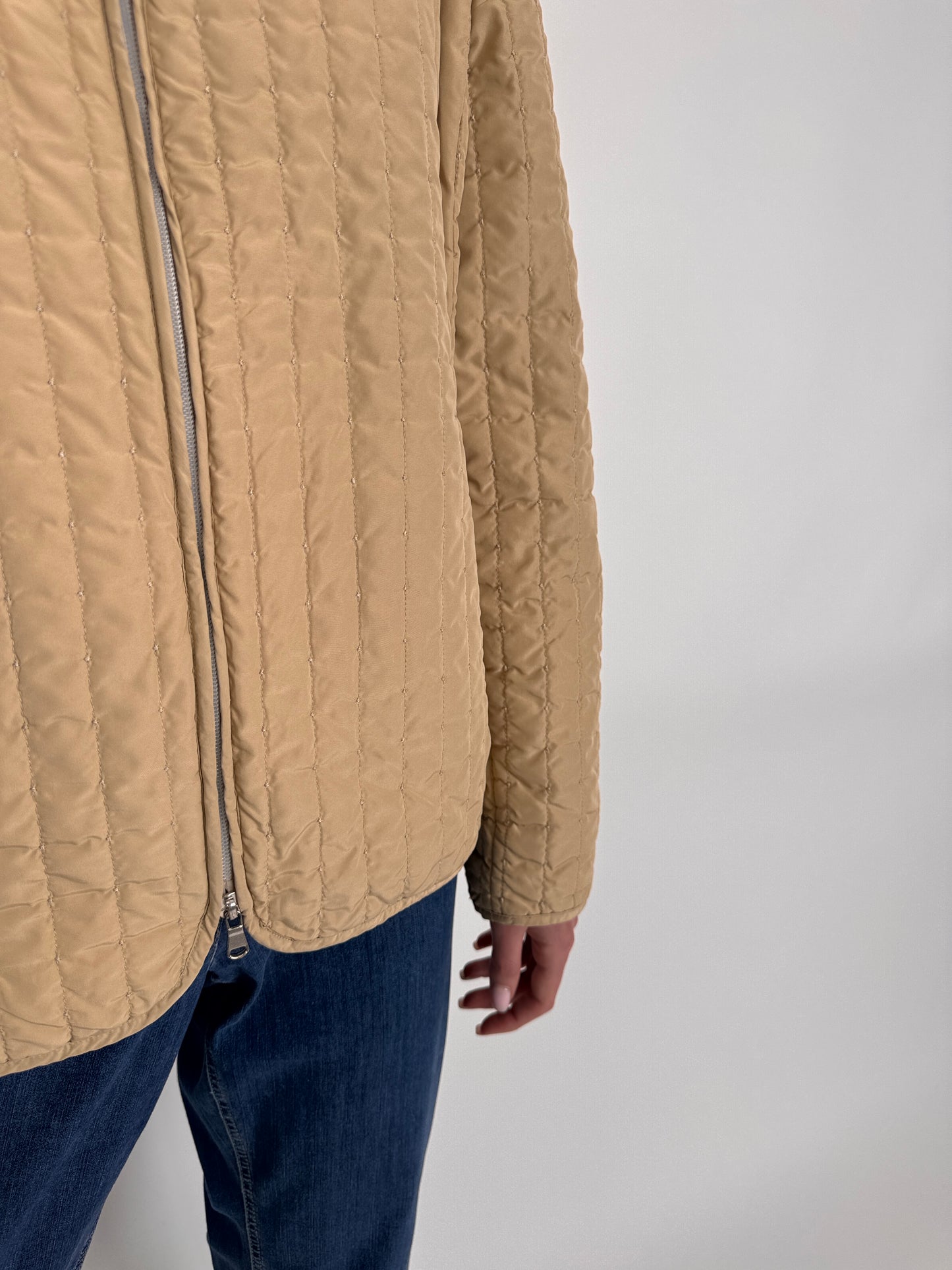 Jacheta camel subțire matlasata de brand premium