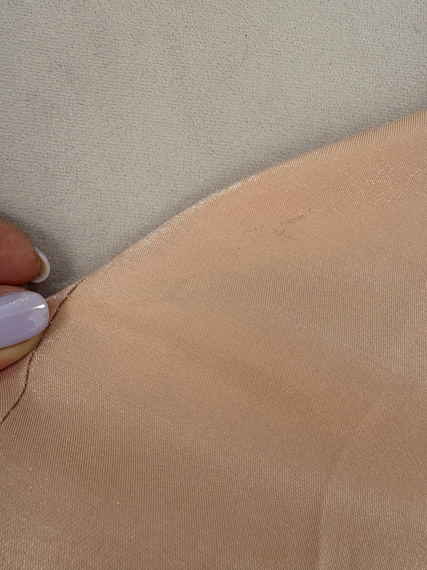 Fustă powder pink ușor perlata cu taie ultra înaltă marcată elastică