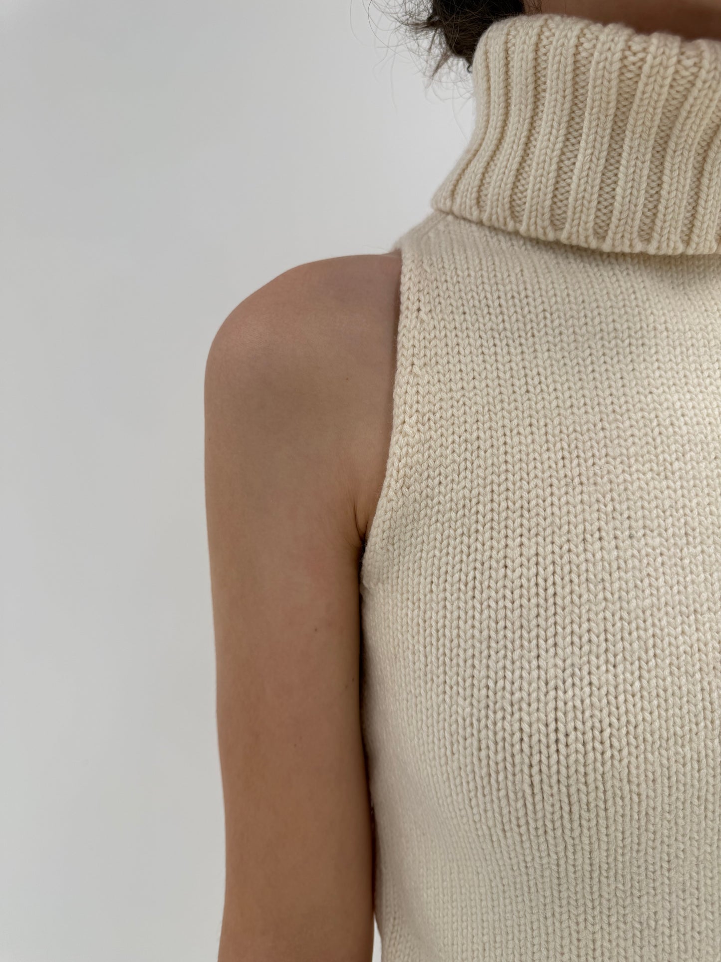 Maleta high end italiană butter white din lana extrafina de gramaj super mare