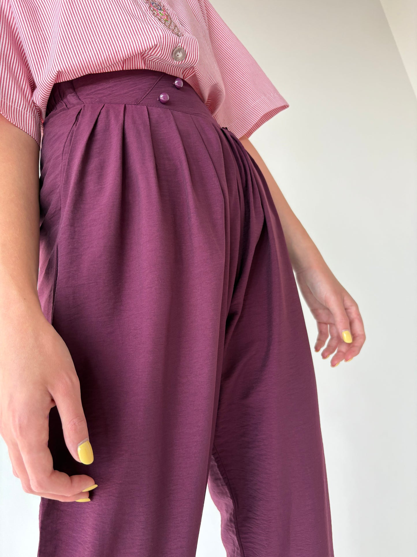 Pantaloni aubergine vintage vaoroosi cu talie ultra înaltă marcata și pense