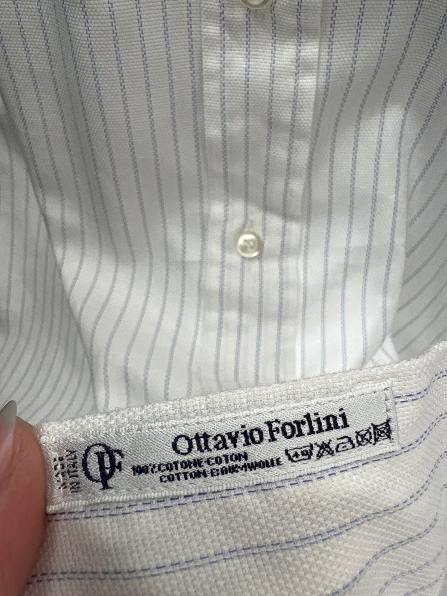 Cămașa italiană luxury din poplin excepțional texturat și dungi fine verticale