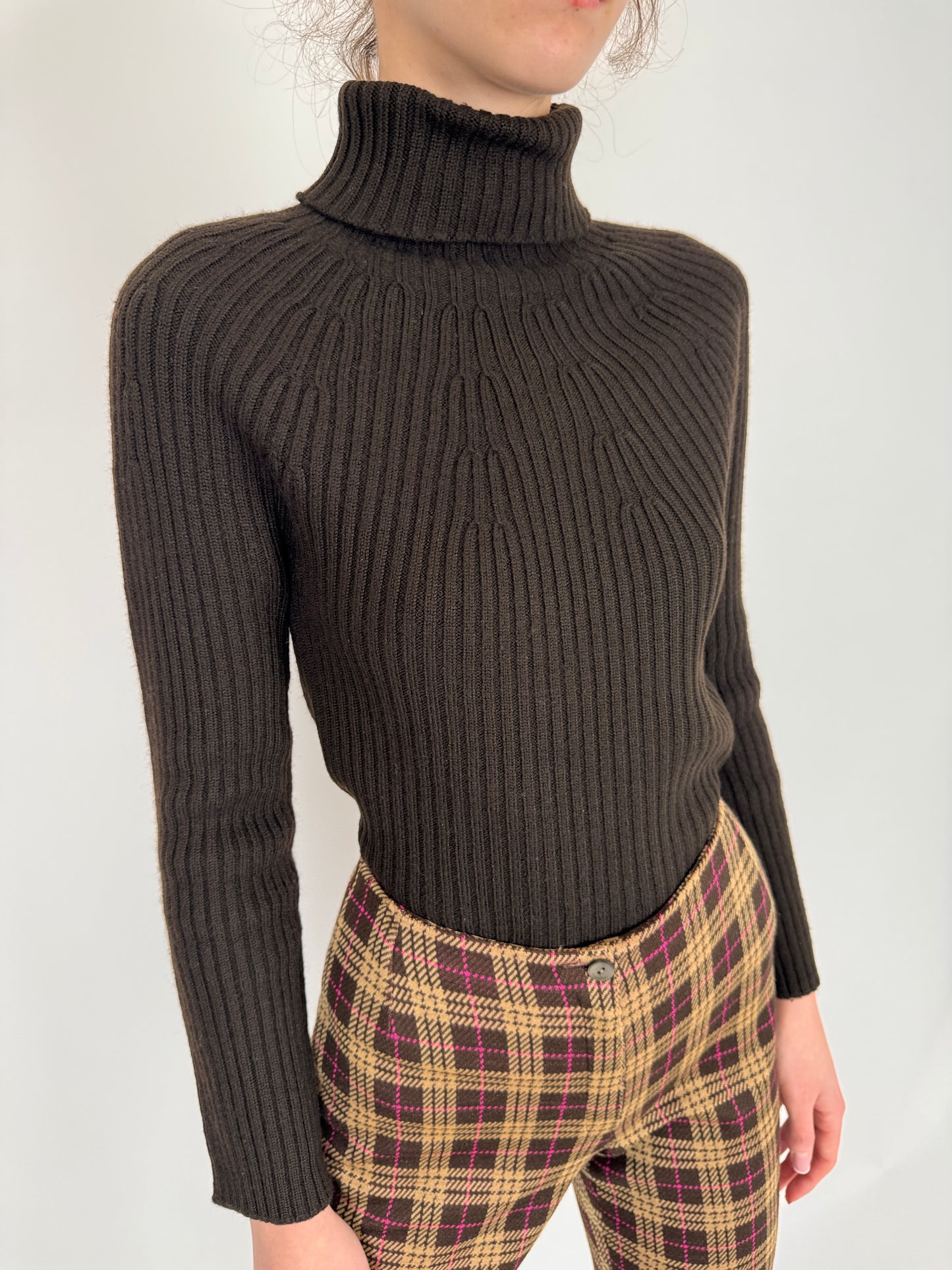 Maleta ribbed din lana merino extrafina dark chocolate brown
