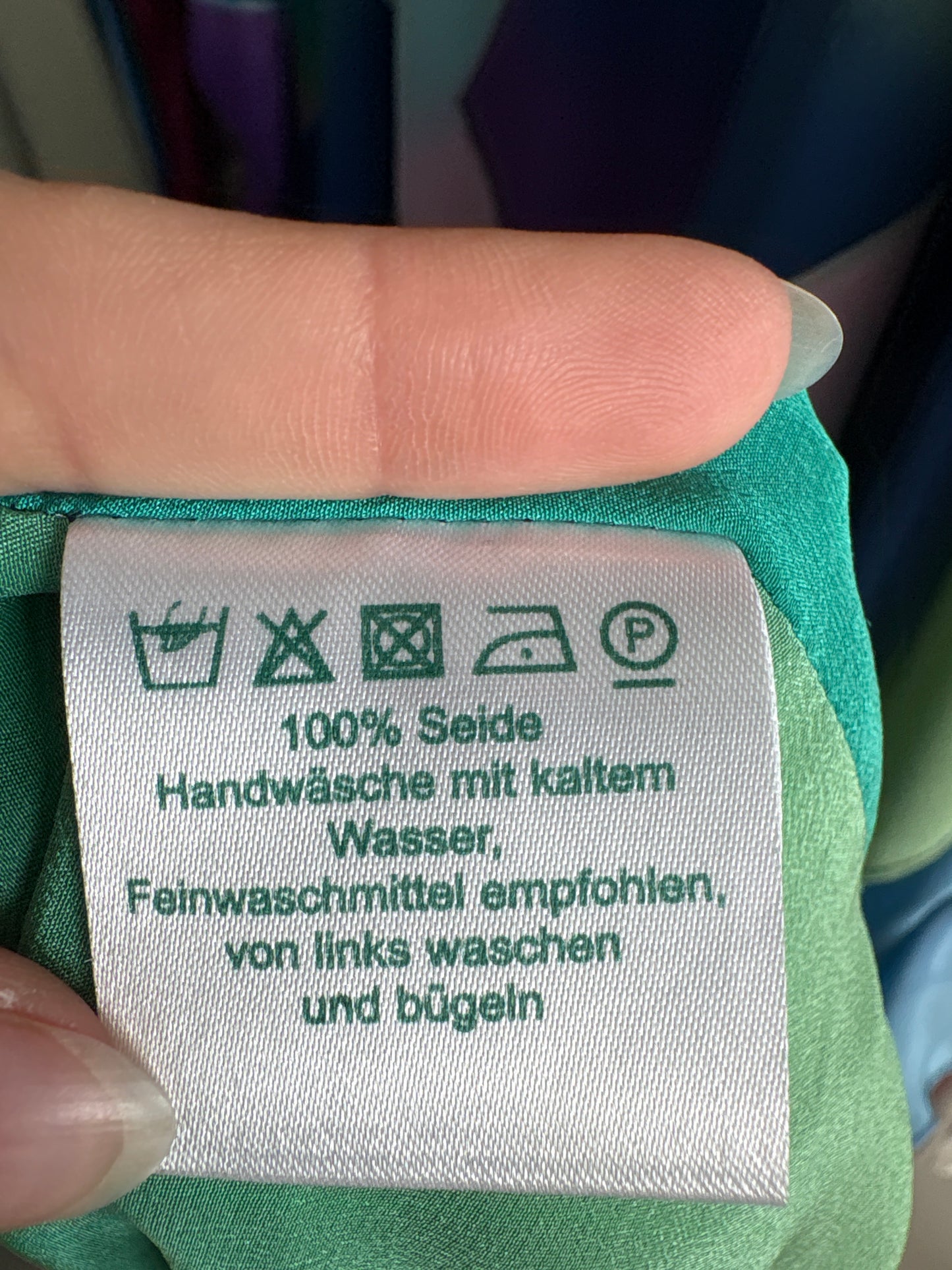 Kaftan din mătase naturală în croi amplu și print geometric