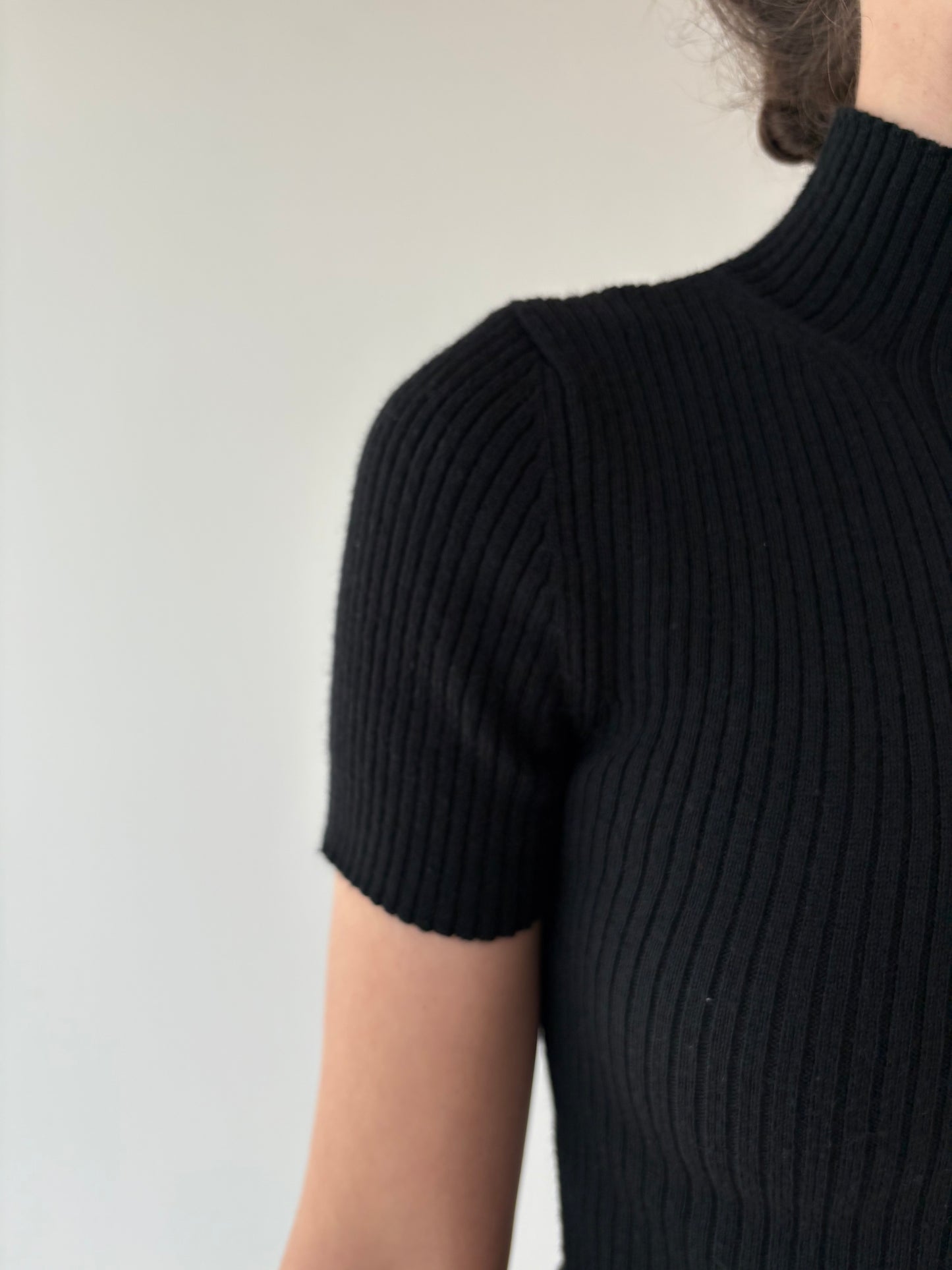 Maleta neagră Stefanel din lana extrafina ribbed