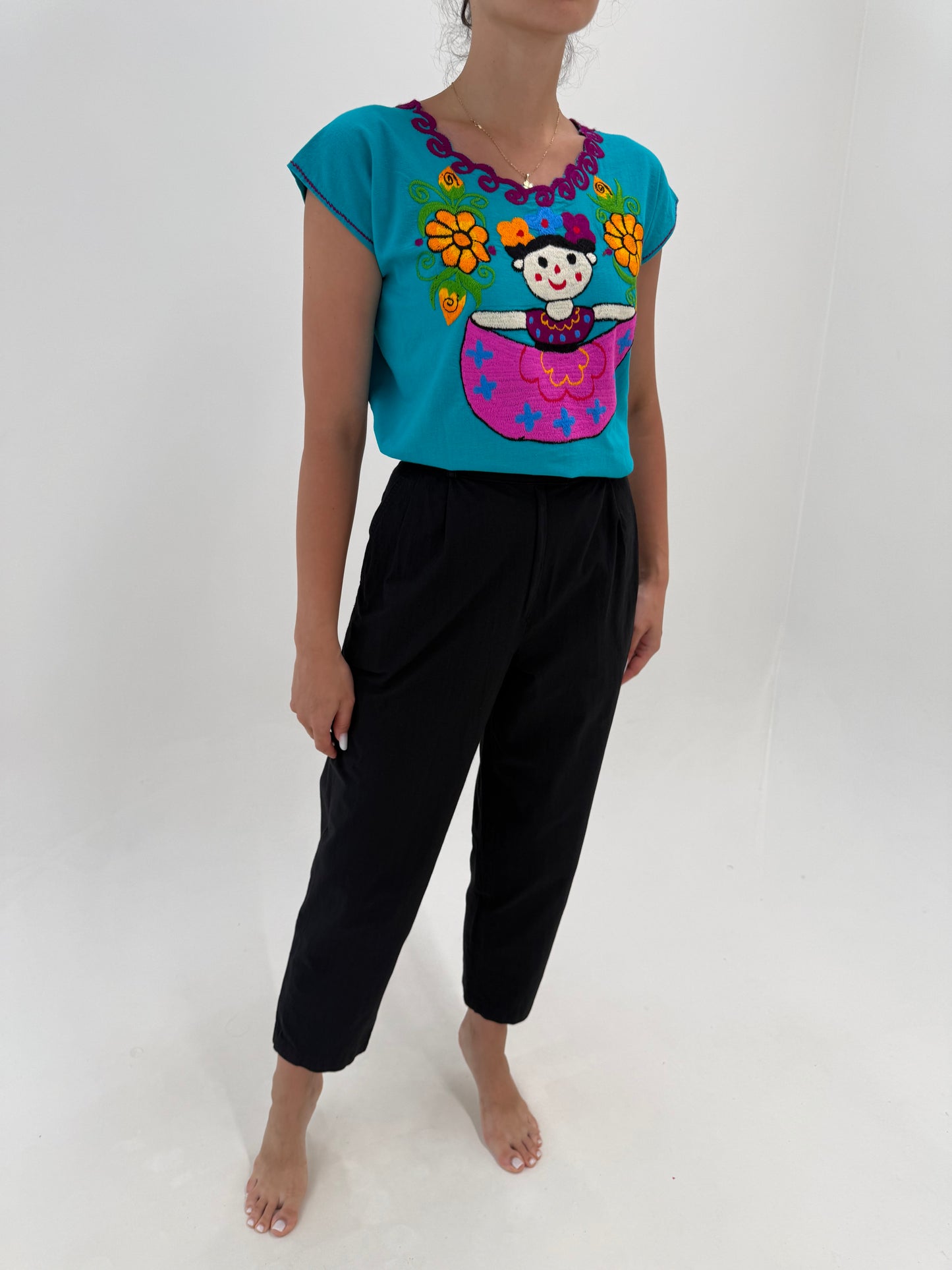 Top vintage din pânză de in și bumbac cu broderie manuală superbă ludică