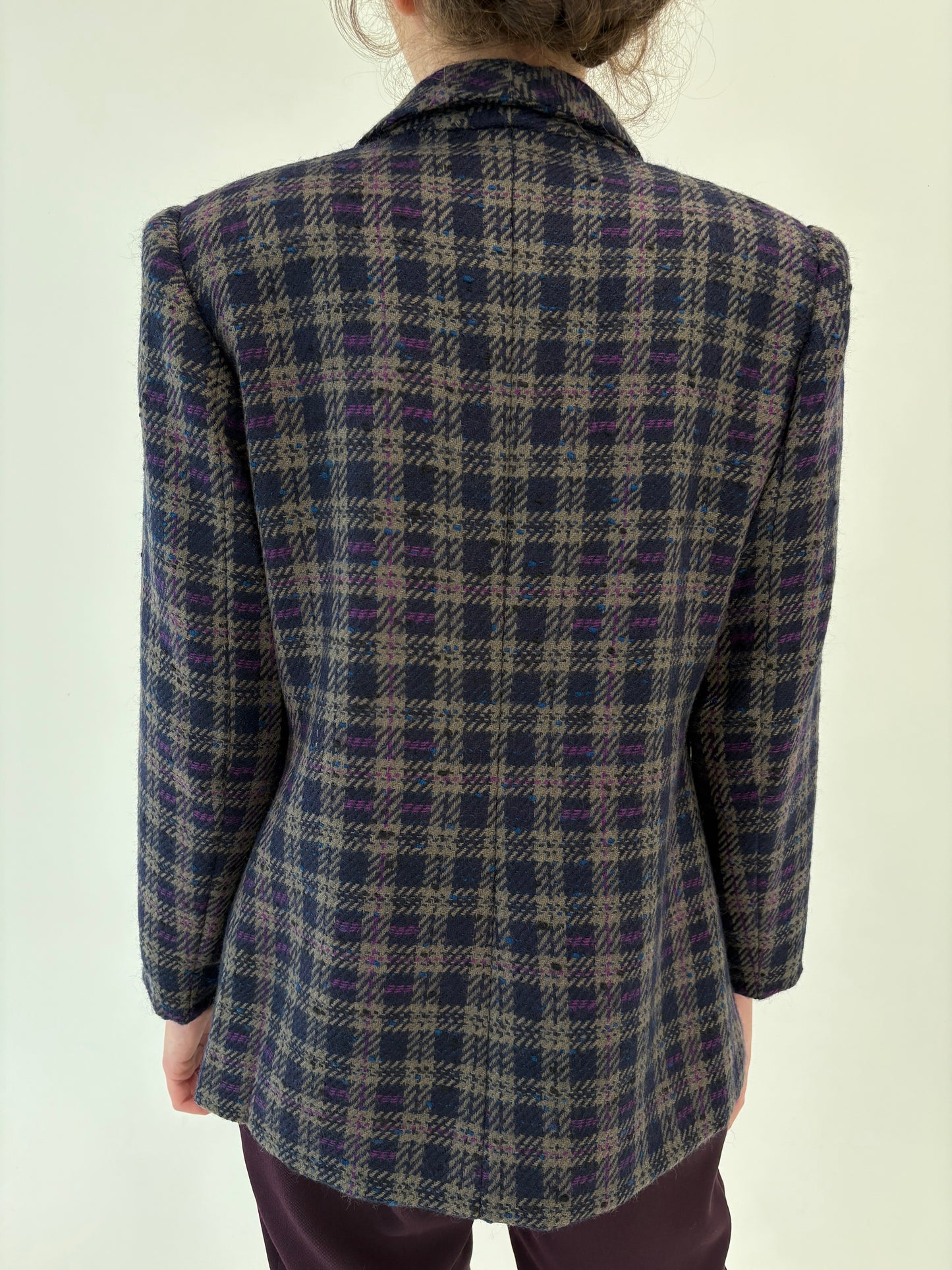 Sacou petite din tweed de lana excepțional cu inserții fucsia