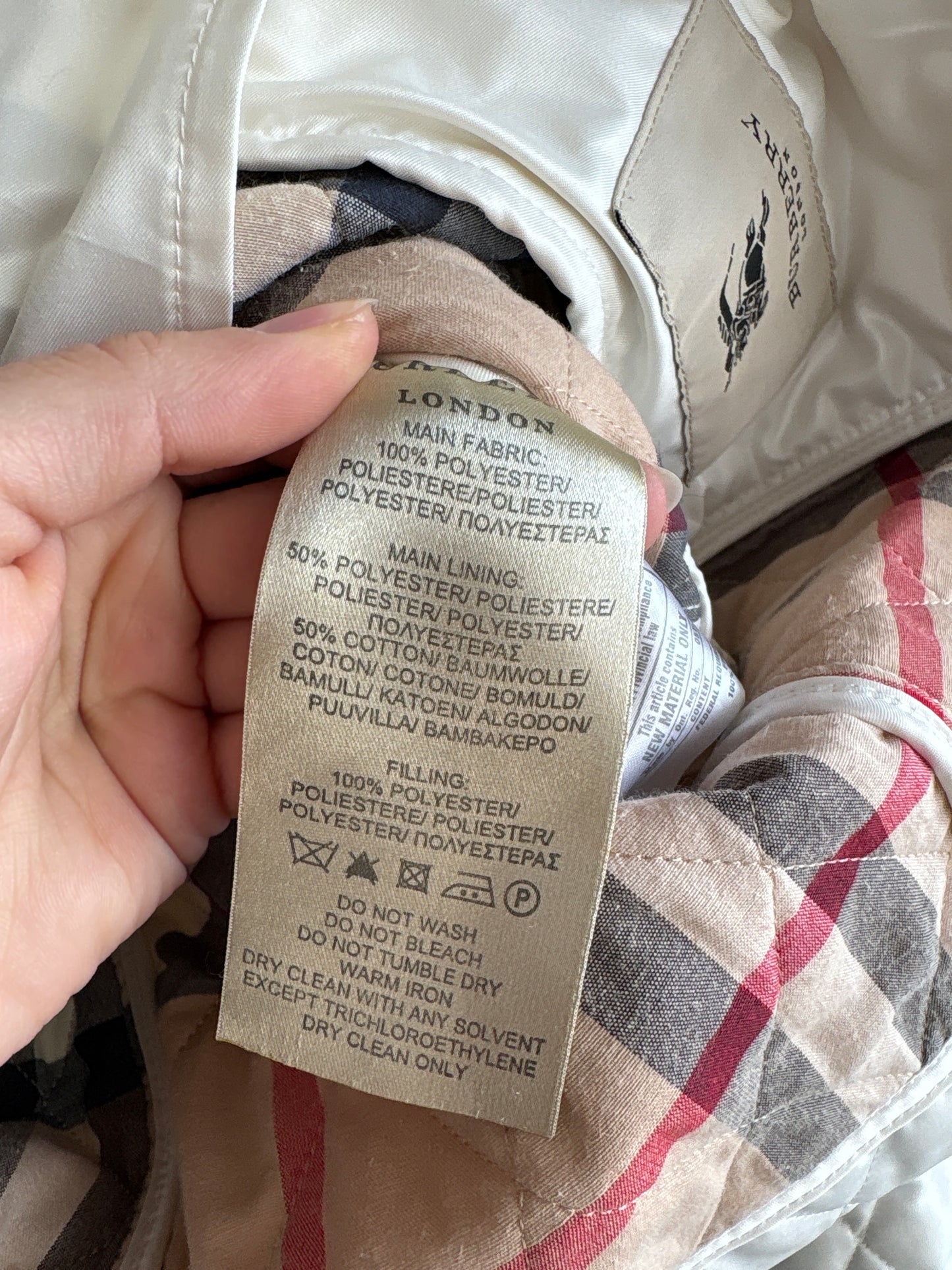 Geacă Burberry icon subțire matlasata și cambrata